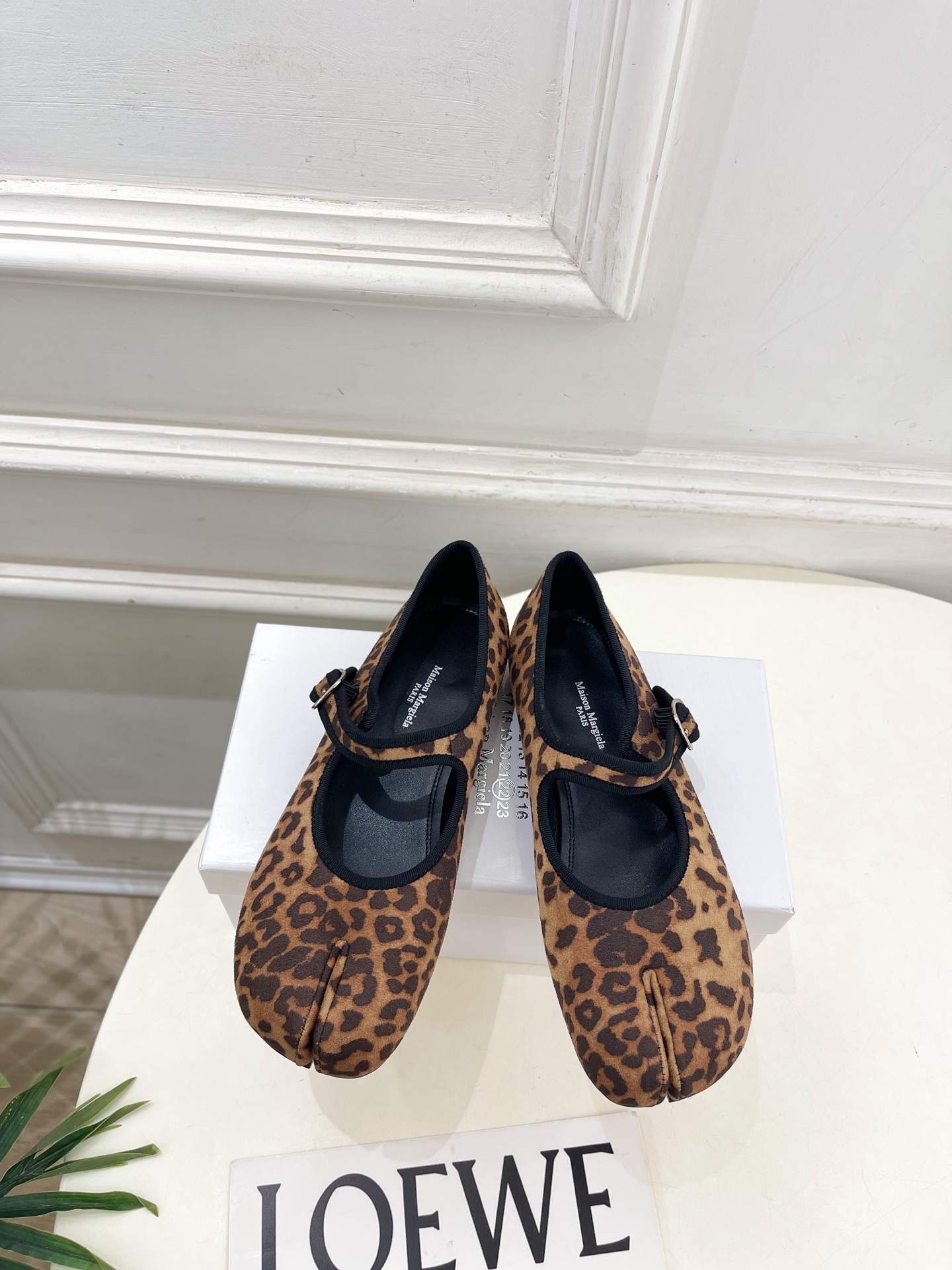 Maison Margiela· 马吉拉26𝐬𝐬 2026秋冬新品 MM6复古分趾玛丽珍芭蕾鞋———————— MM6 Maison Margiela· 马吉拉26𝐬𝐬 2026秋冬新品 MM6复古分趾玛丽珍芭蕾鞋———————— MM6