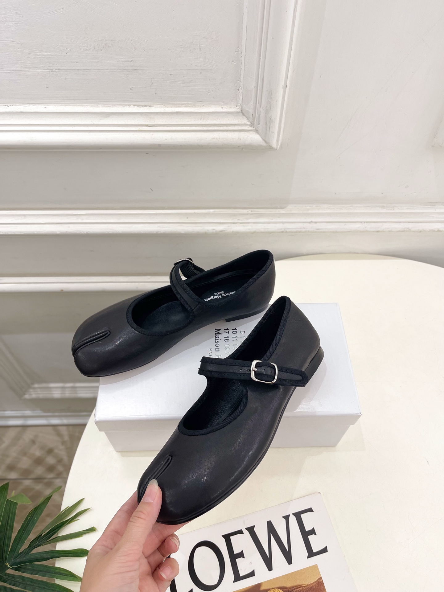 Maison Margiela· 马吉拉26𝐬𝐬  2026秋冬新品 MM6复古分趾玛丽珍芭蕾鞋———————— MM6