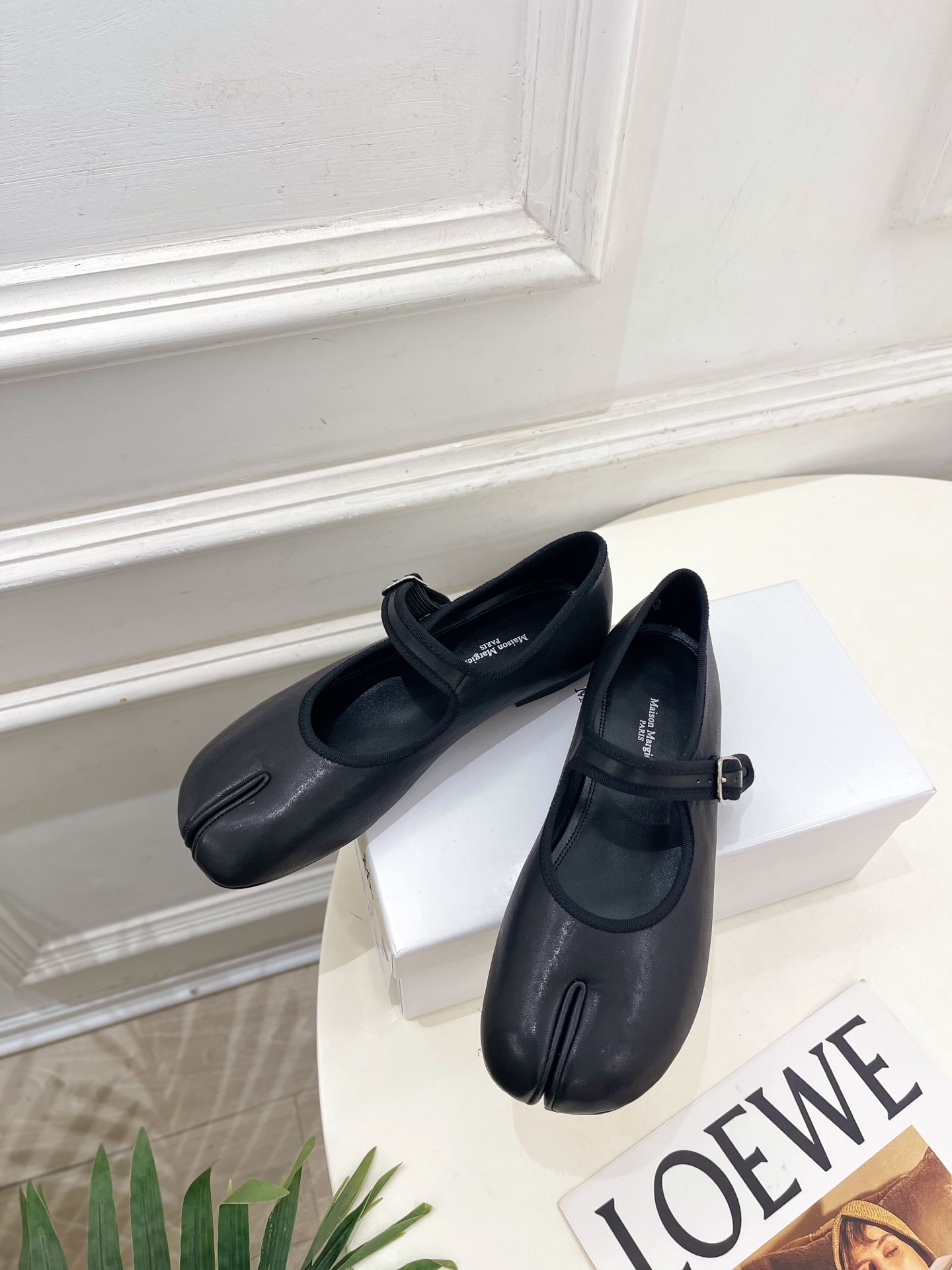 Maison Margiela· 马吉拉26𝐬𝐬  2026秋冬新品 MM6复古分趾玛丽珍芭蕾鞋———————— MM6