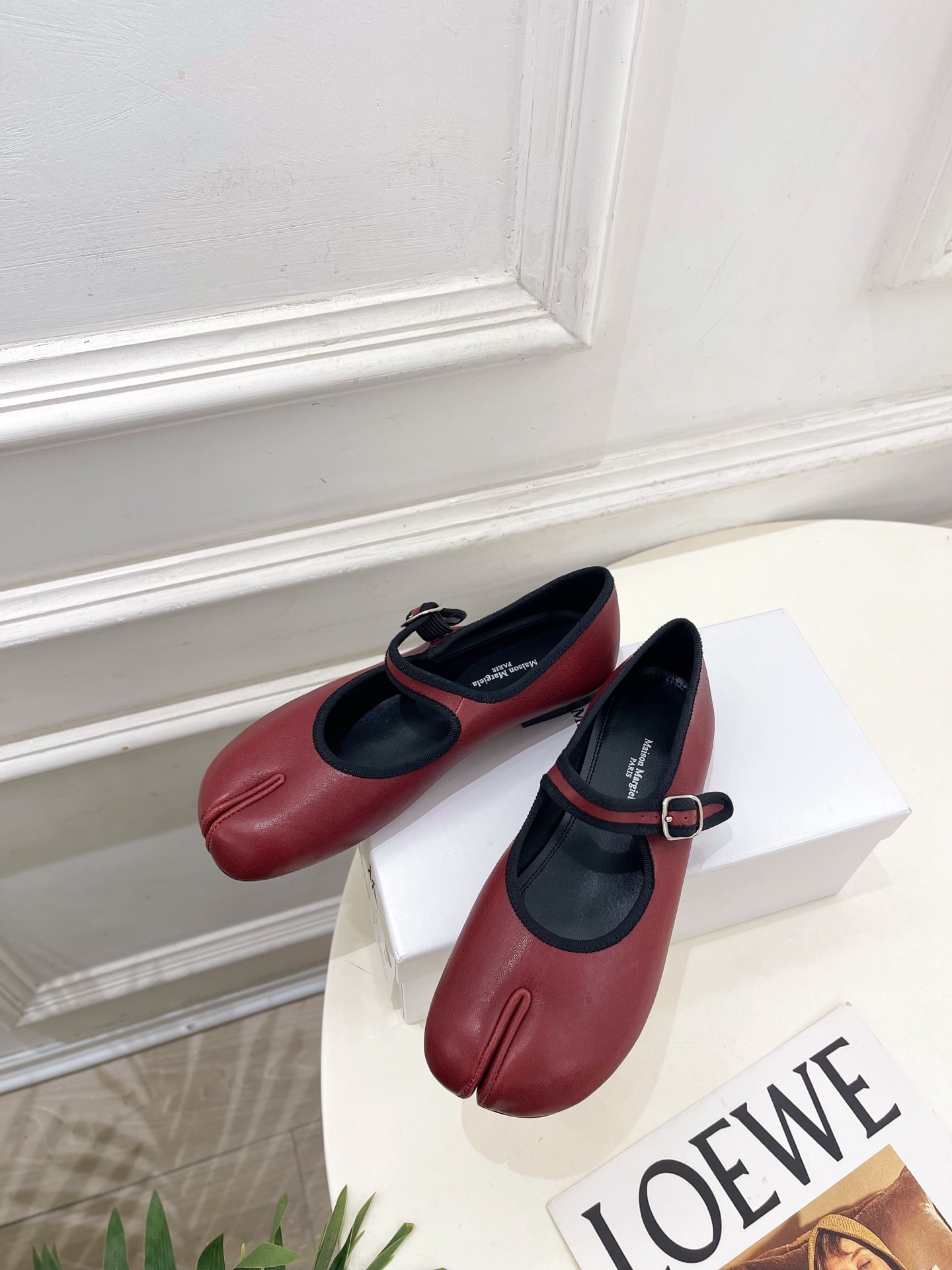 Maison Margiela· 马吉拉26𝐬𝐬  2026秋冬新品 MM6复古分趾玛丽珍芭蕾鞋———————— MM6