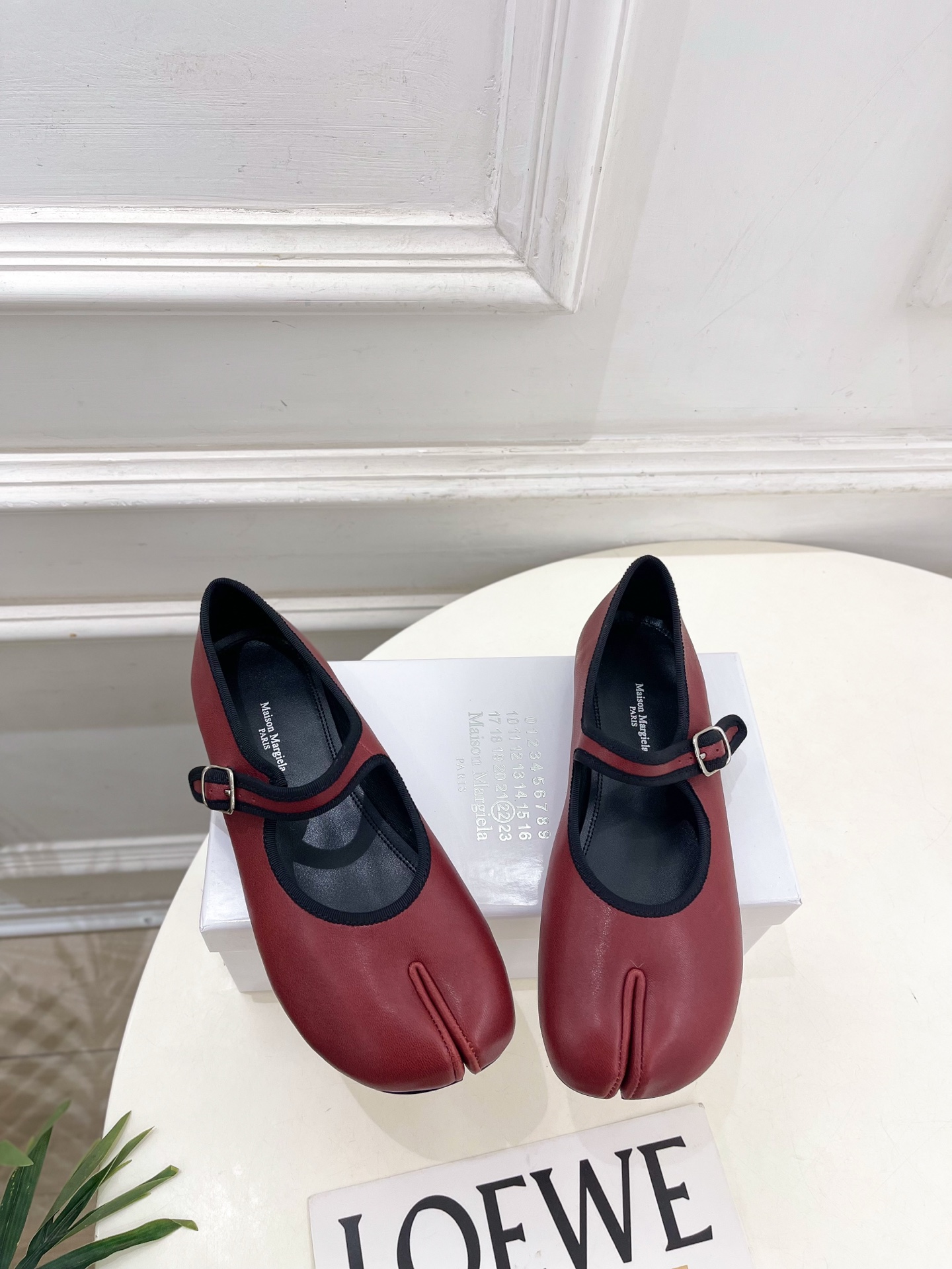 Maison Margiela· 马吉拉26𝐬𝐬  2026秋冬新品 MM6复古分趾玛丽珍芭蕾鞋———————— MM6