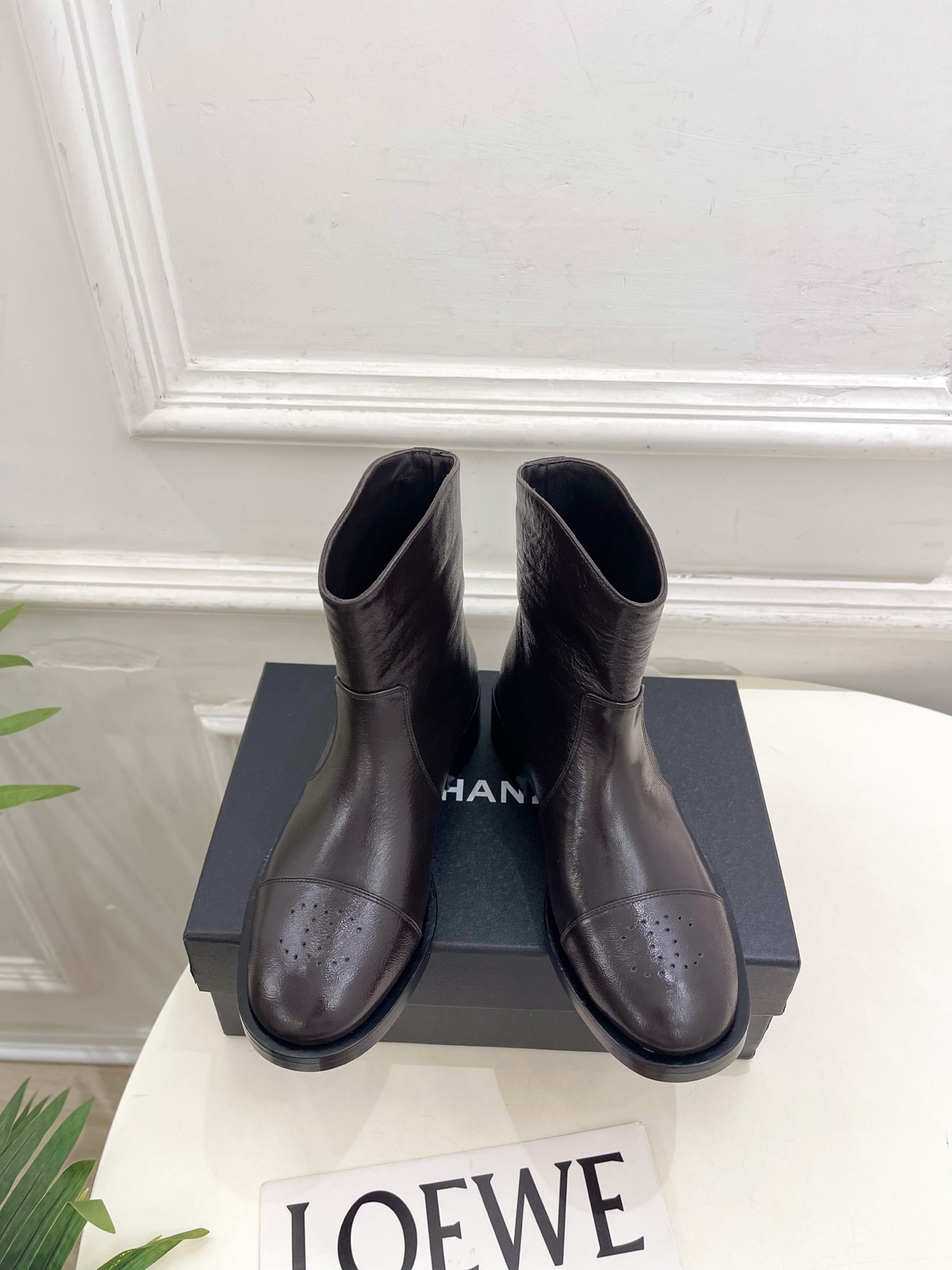 𝐂𝐇𝐀𝐍𝐄𝐋 | 小香 26𝐬𝐬 🦋2026 秋冬新品 专柜经典走秀款 小香双C粗跟骑士短靴 长靴系列上新〰 🍬 𝐂𝐇𝐀𝐍𝐄𝐋 | 小香 26𝐬𝐬 🦋2026 秋冬新品 专柜经典走秀款 小香双C粗跟骑士短靴 长靴系列上新〰 🍬