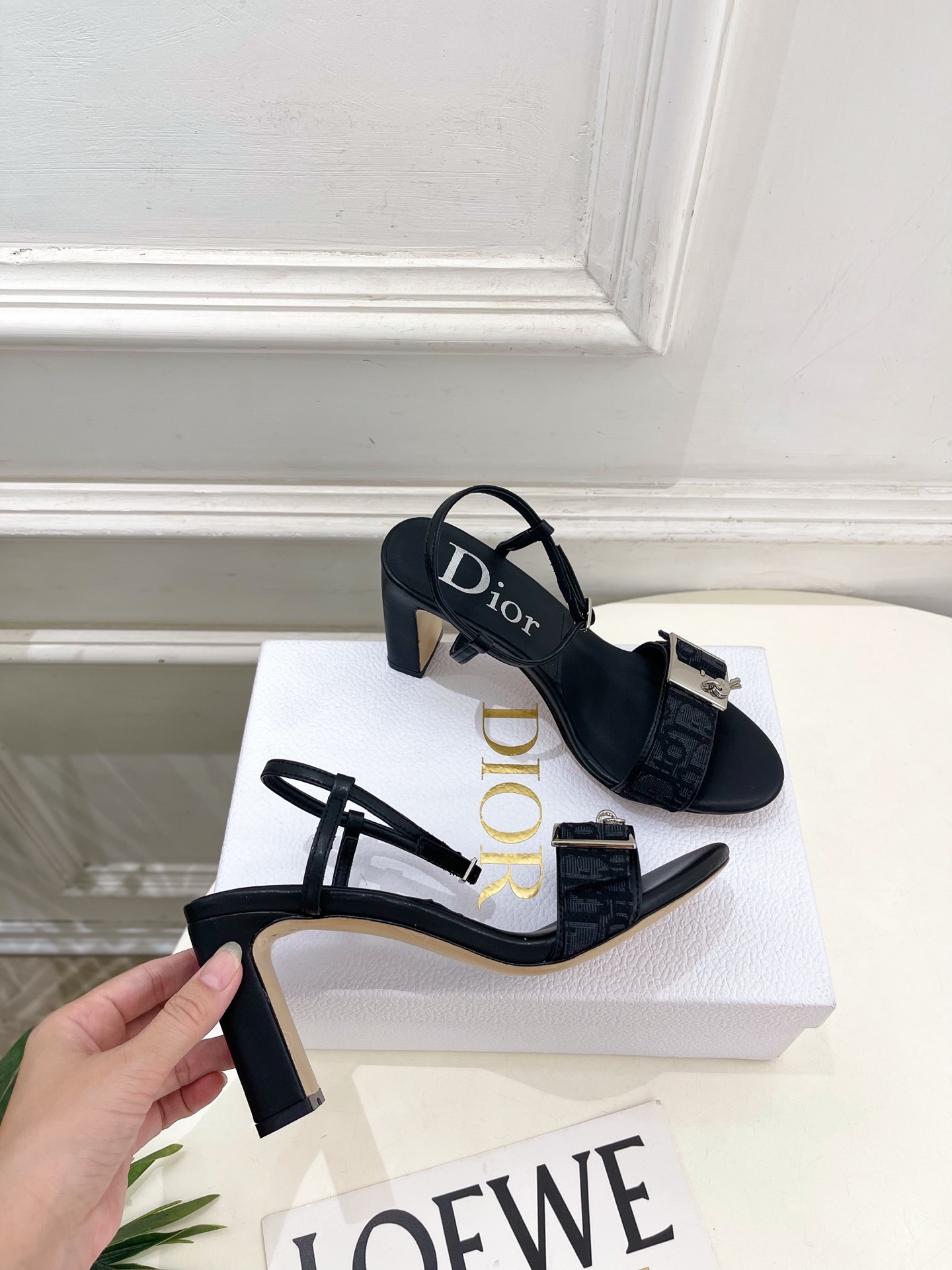 Dior |  迪奥 26𝐬𝐬  🧡💚2026春夏新品 顶级版本⚠️ 专柜主打新款 CD锁扣一字带高跟凉拖鞋 硬货上新🆕