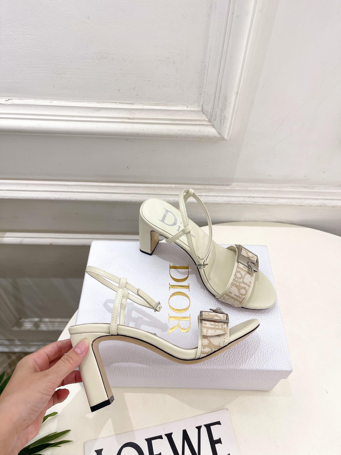 Dior |  迪奥 26𝐬𝐬  🧡💚2026春夏新品 顶级版本⚠️ 专柜主打新款 CD锁扣一字带高跟凉拖鞋 硬货上新🆕