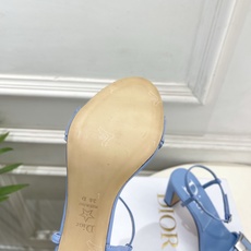 Dior | 迪奥 26𝐬𝐬 🧡💚2026春夏新品 顶级版本⚠️ 专柜主打新款 CD锁扣一字带高跟凉拖鞋 硬货上新🆕 Dior | 迪奥 26𝐬𝐬 🧡💚2026春夏新品 顶级版本⚠️ 专柜主打新款 CD锁扣一字带高跟凉拖鞋 硬货上新🆕