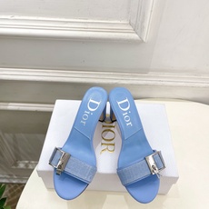 Dior | 迪奥 26𝐬𝐬 🧡💚2026春夏新品 顶级版本⚠️ 专柜主打新款 CD锁扣一字带高跟凉拖鞋 硬货上新🆕 Dior | 迪奥 26𝐬𝐬 🧡💚2026春夏新品 顶级版本⚠️ 专柜主打新款 CD锁扣一字带高跟凉拖鞋 硬货上新🆕