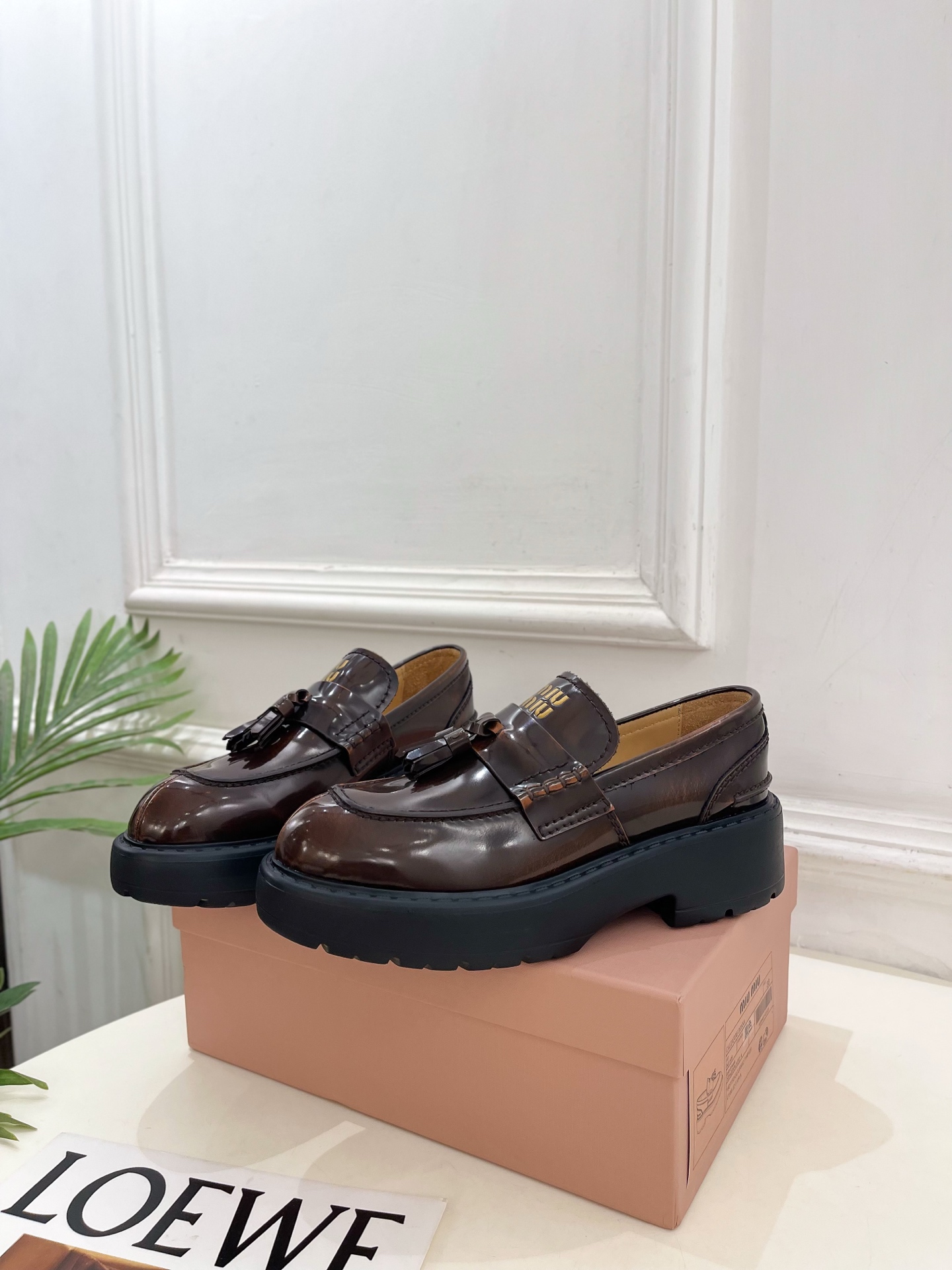 Miu Miu | 缪缪 26𝐬𝐬 🖤 2026秋冬新品 专柜主打最新秀款 Deco'复古擦色流苏饰带厚底乐福鞋 火爆 Miu Miu | 缪缪 26𝐬𝐬 🖤 2026秋冬新品 专柜主打最新秀款 Deco'复古擦色流苏饰带厚底乐福鞋 火爆