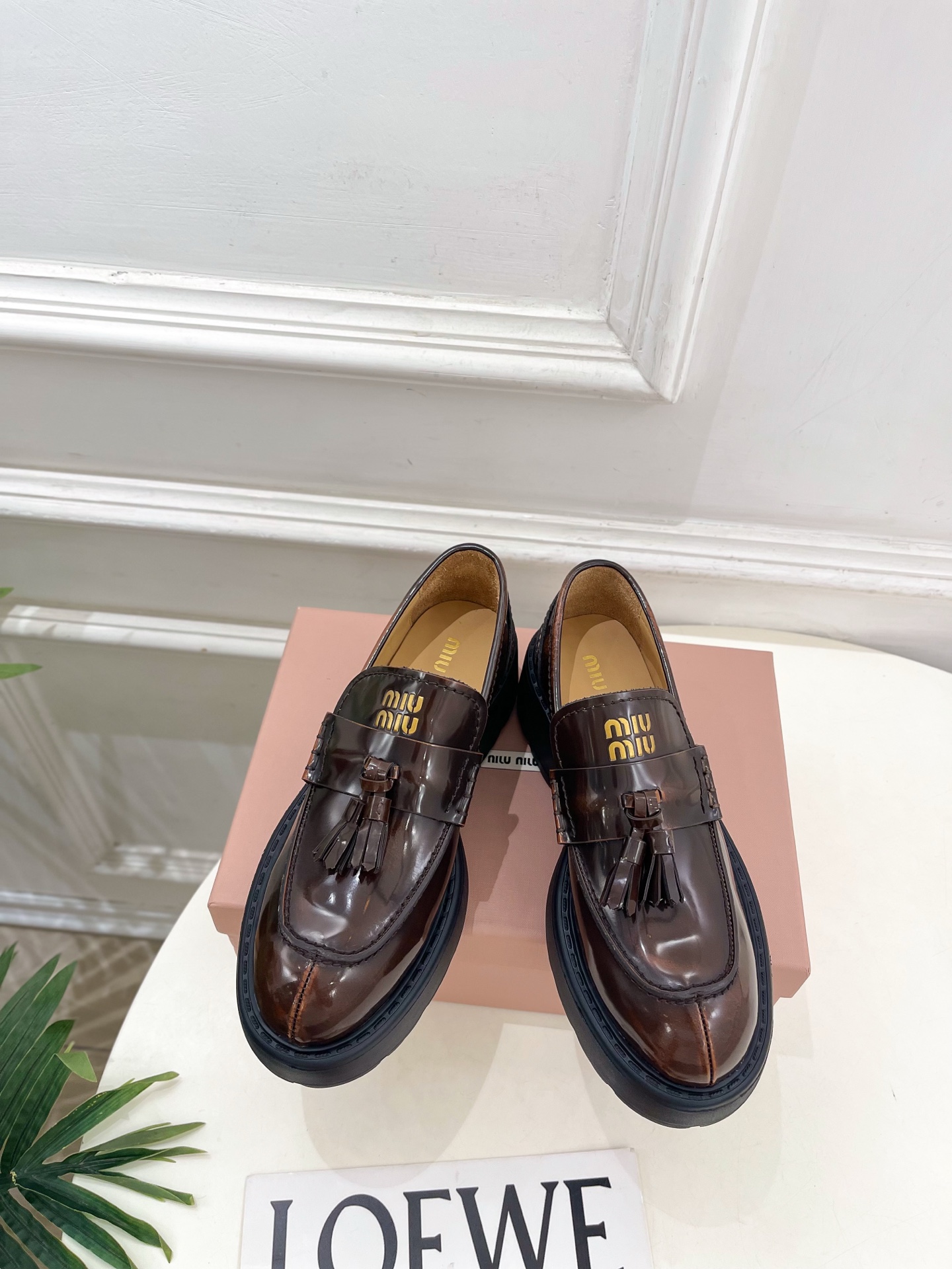 Miu Miu | 缪缪 26𝐬𝐬 🖤 2026秋冬新品 专柜主打最新秀款 Deco'复古擦色流苏饰带厚底乐福鞋 火爆 Miu Miu | 缪缪 26𝐬𝐬 🖤 2026秋冬新品 专柜主打最新秀款 Deco'复古擦色流苏饰带厚底乐福鞋 火爆