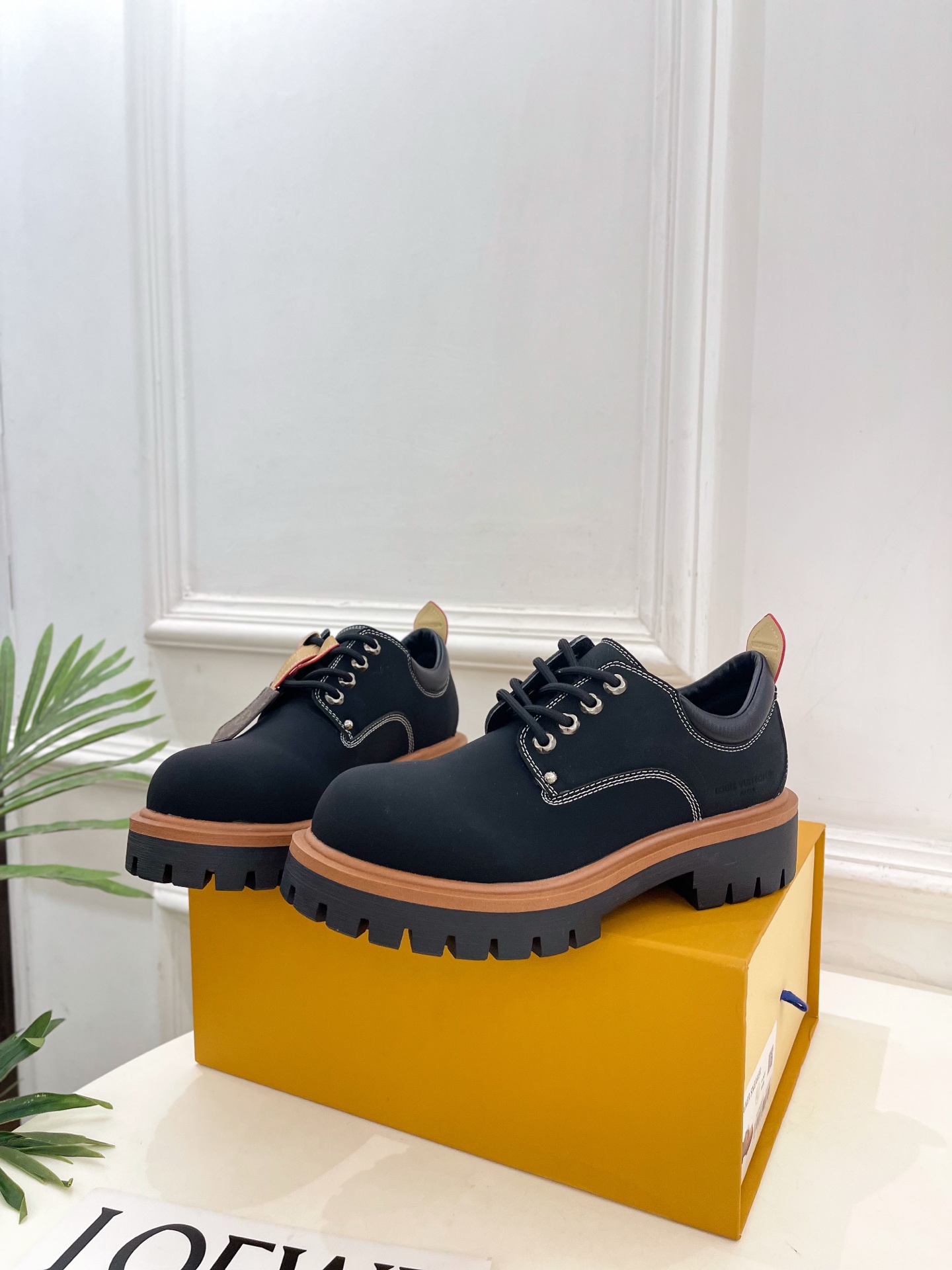 LV  | 路易威登  26𝐬𝐬 🧡💚2026秋冬新品   顶级版本⚠️ 专柜主打最新款 LV REMIX 系带德比鞋 