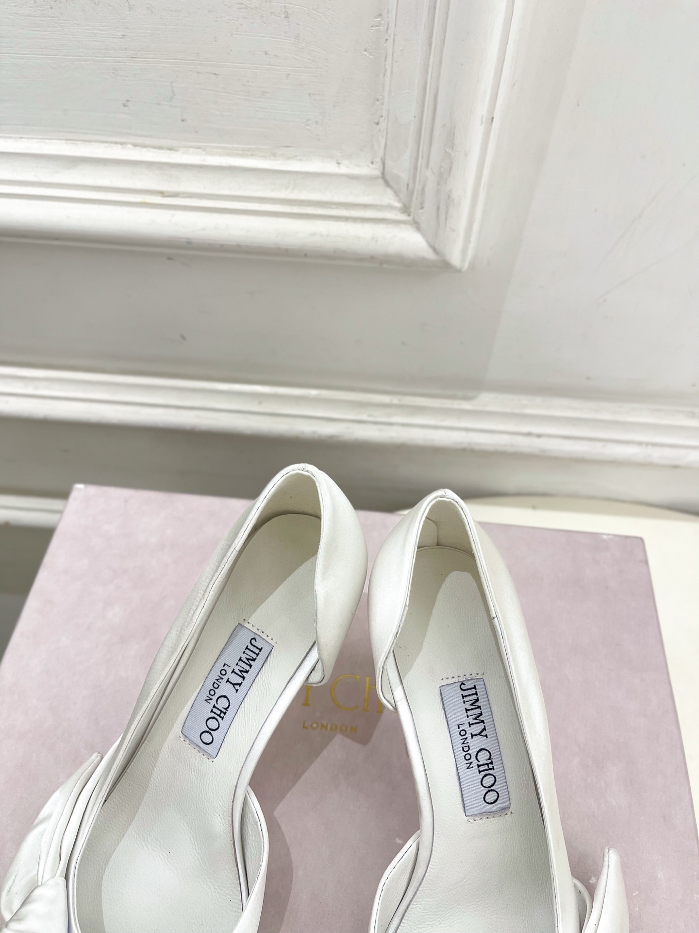 JimmyChoo 吉米周 26𝐬𝐬 ———      ✨ 2026秋冬新品 专柜最新JC尖头蝴蝶结内空高跟凉鞋  BS
