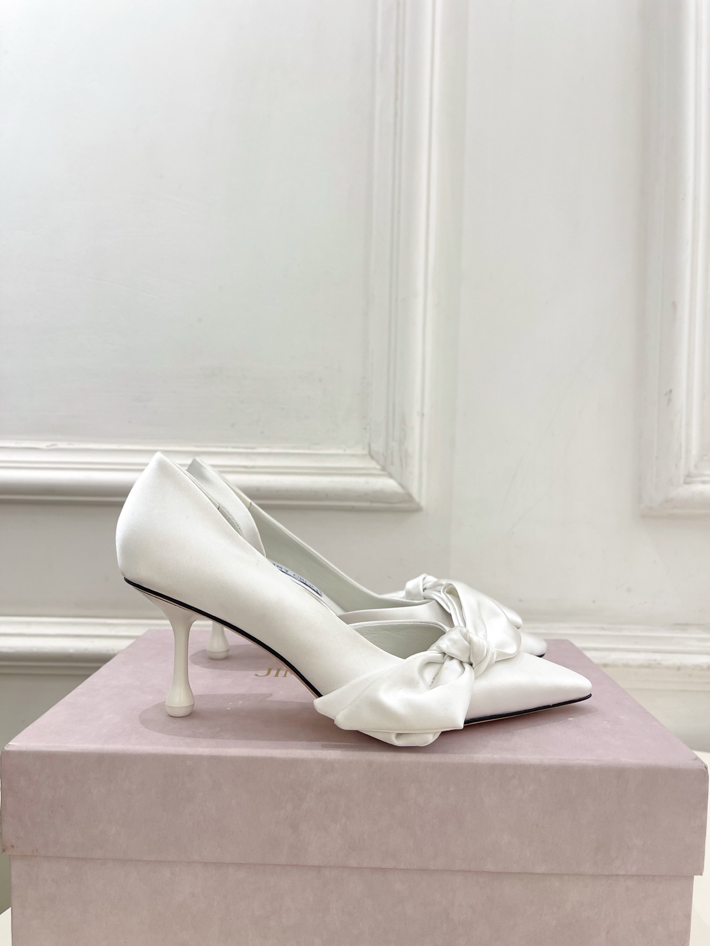JimmyChoo 吉米周 26𝐬𝐬 ——— ✨ 2026秋冬新品 专柜最新JC尖头蝴蝶结内空高跟凉鞋 BS JimmyChoo 吉米周 26𝐬𝐬 ——— ✨ 2026秋冬新品 专柜最新JC尖头蝴蝶结内空高跟凉鞋 BS