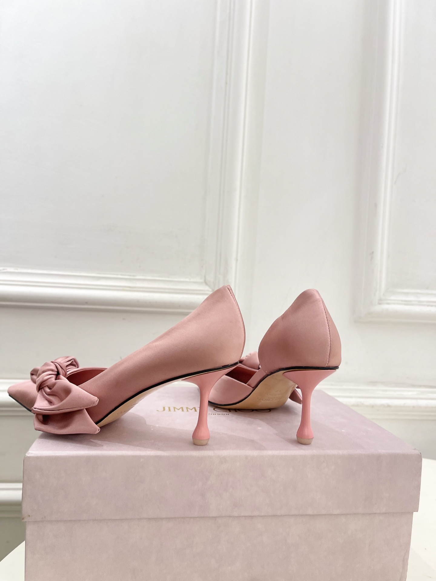 JimmyChoo 吉米周 26𝐬𝐬 ———      ✨ 2026秋冬新品 专柜最新JC尖头蝴蝶结内空高跟凉鞋  BS
