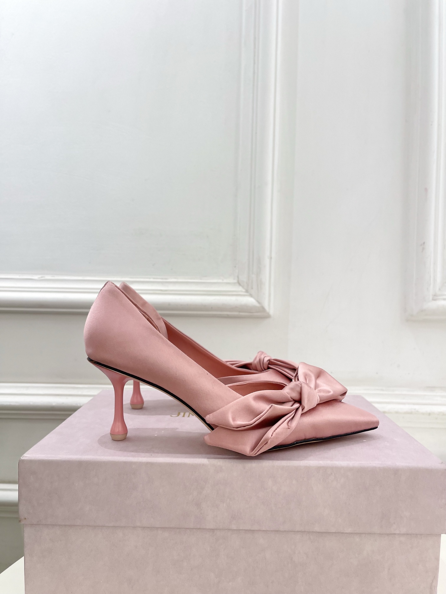 JimmyChoo 吉米周 26𝐬𝐬 ———      ✨ 2026秋冬新品 专柜最新JC尖头蝴蝶结内空高跟凉鞋  BS