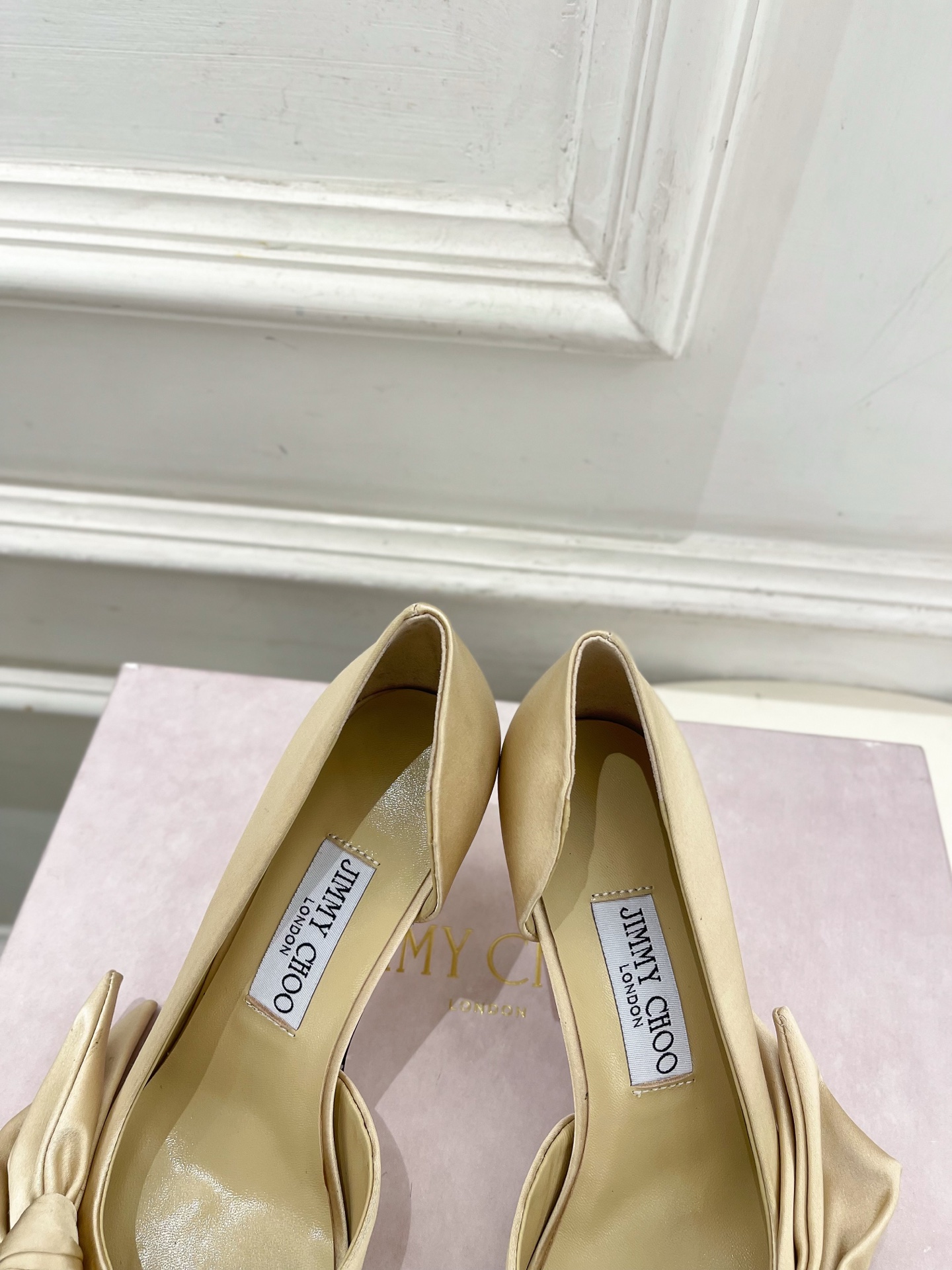 JimmyChoo 吉米周 26𝐬𝐬 ——— ✨ 2026秋冬新品 专柜最新JC尖头蝴蝶结内空高跟凉鞋 BS JimmyChoo 吉米周 26𝐬𝐬 ——— ✨ 2026秋冬新品 专柜最新JC尖头蝴蝶结内空高跟凉鞋 BS