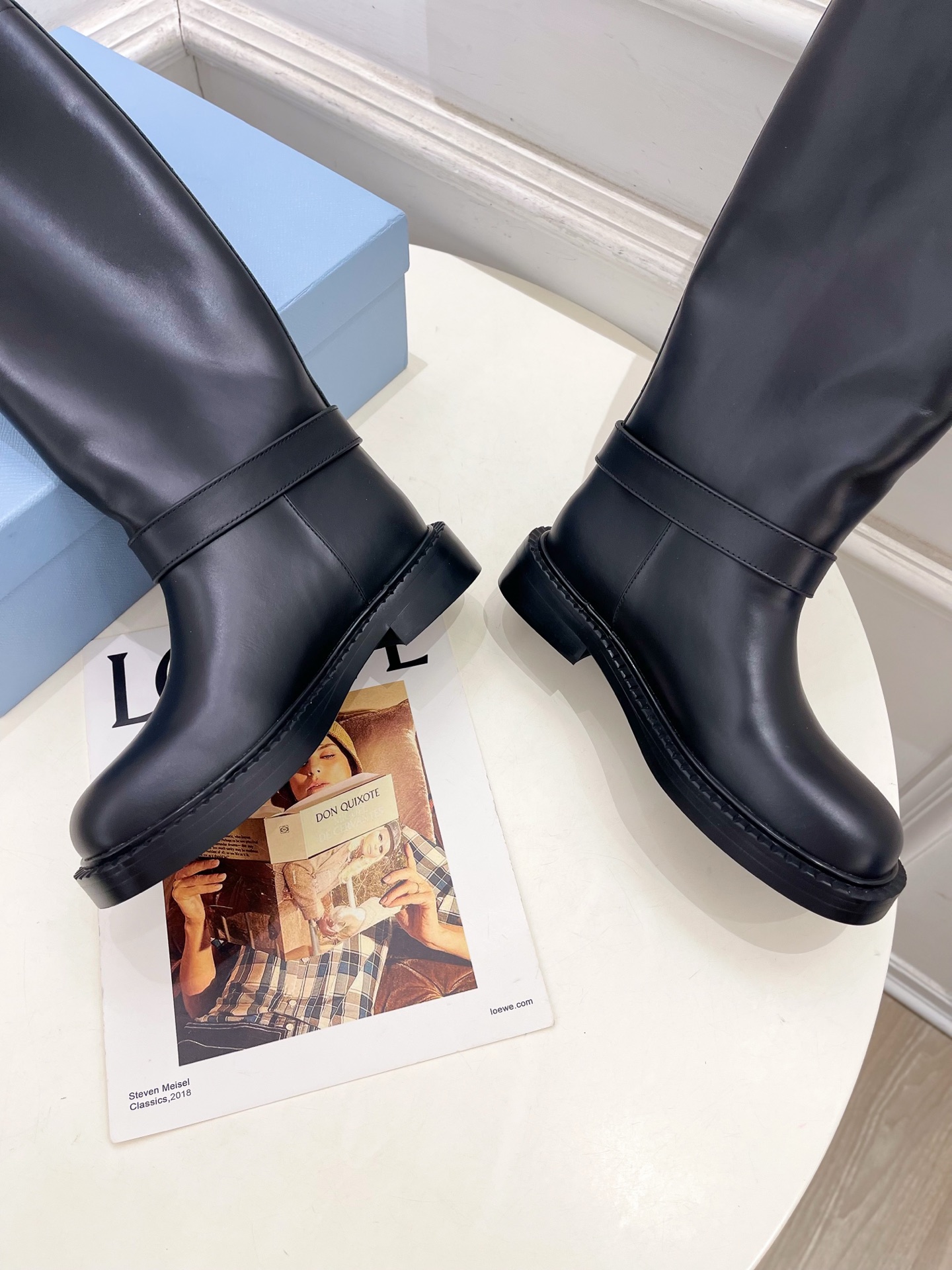 PRADA 普拉达  26𝐬𝐬  🌈2026秋冬新品 专柜走秀款 经典三角标皮带扣骑士短靴 长靴 系列〰 ◽鞋面：原版高