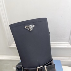 PRADA 普拉达 26𝐬𝐬 🌈2026秋冬新品 专柜走秀款 经典三角标皮带扣骑士短靴 长靴 系列〰 ◽鞋面:原版高 PRADA 普拉达 26𝐬𝐬 🌈2026秋冬新品 专柜走秀款 经典三角标皮带扣骑士短靴 长靴 系列〰 ◽鞋面:原版高