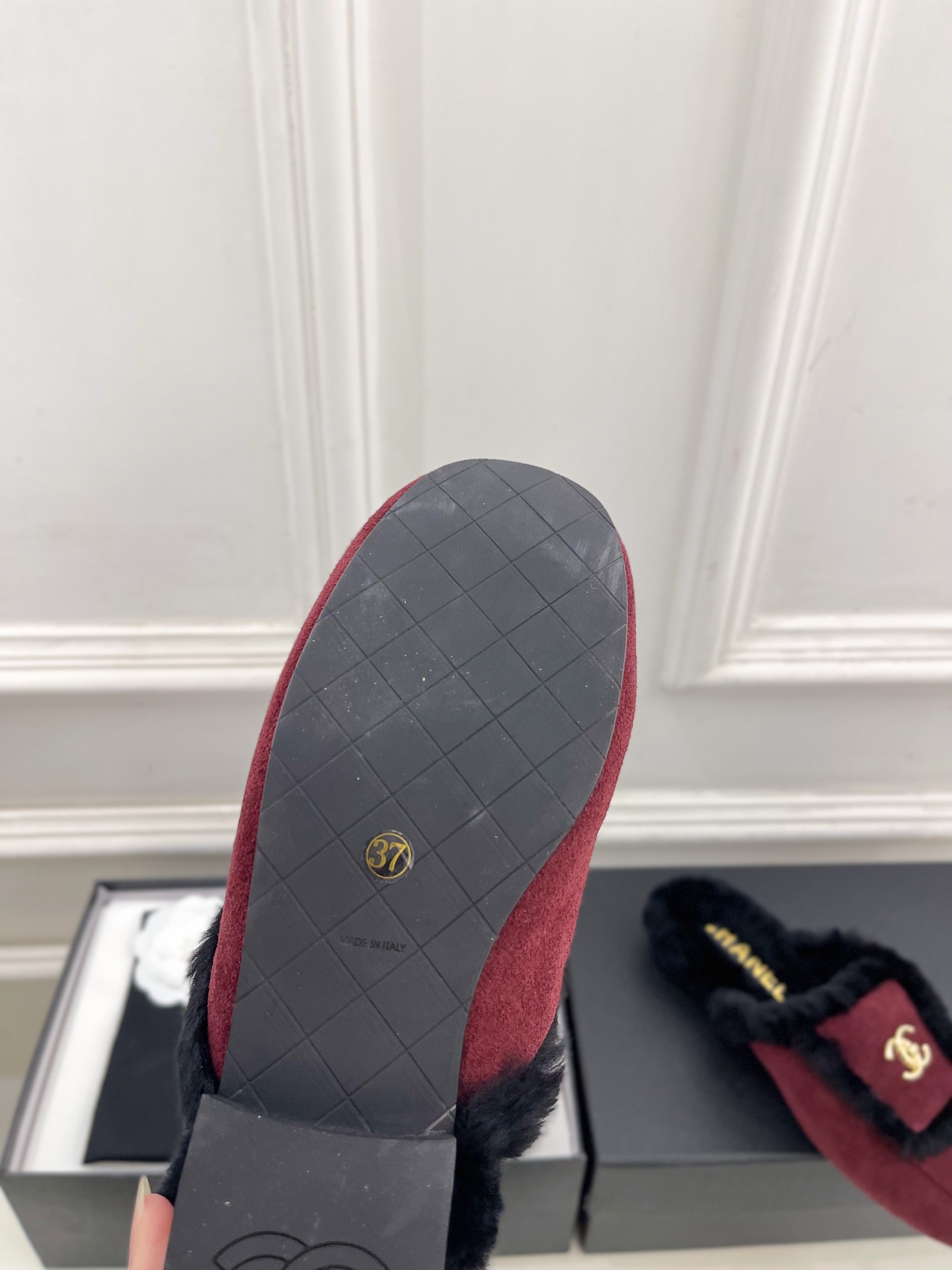 𝐂𝐇𝐀𝐍𝐄𝐋  | 小香  26𝐬𝐬  🦋2026 秋冬新品 专柜经典走秀款 小香双C翻盖书包扣包头穆勒毛拖 系列上新〰