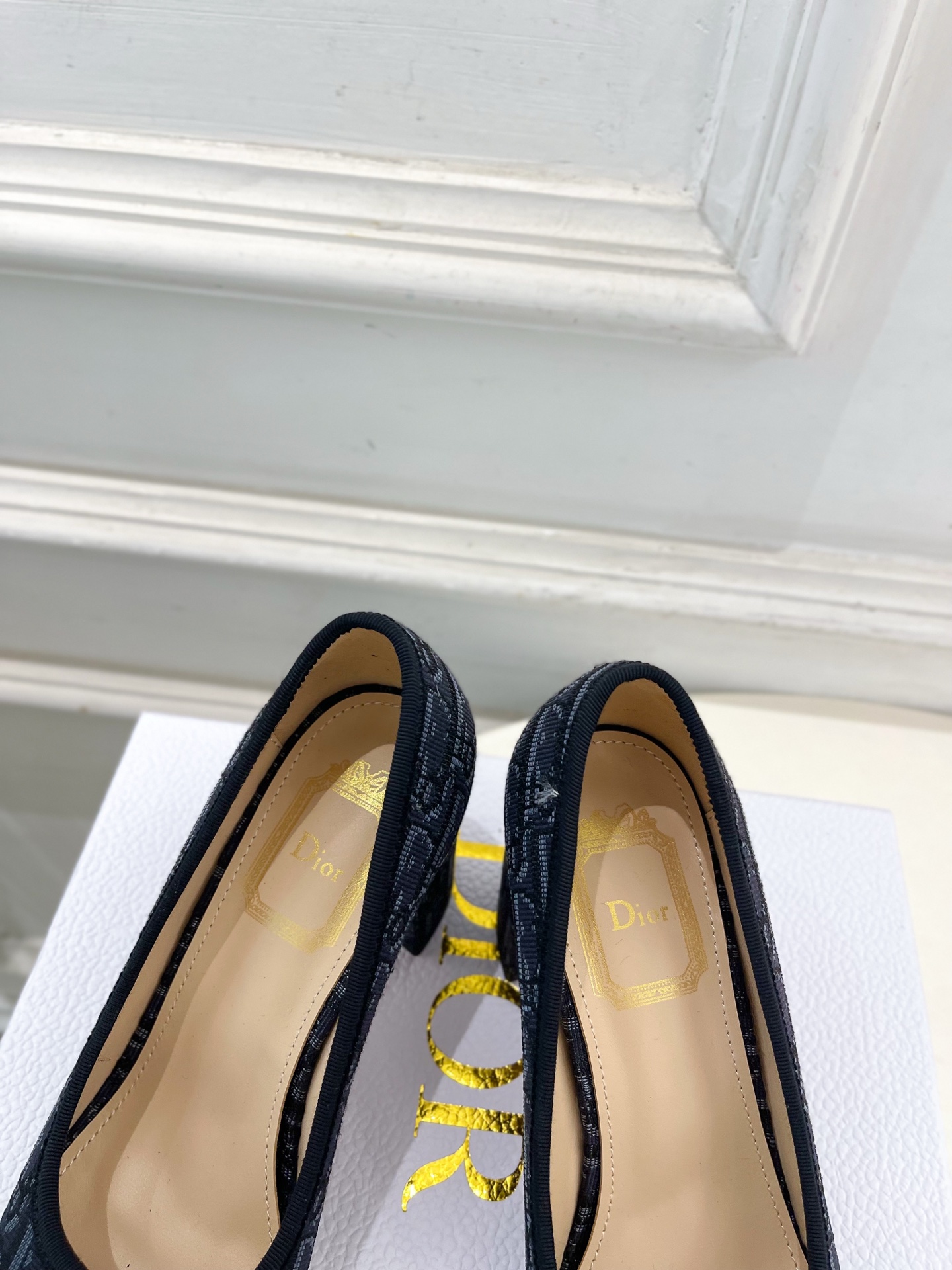 Dior |  迪奥  26𝐬𝐬  🧡💚2026秋冬新品 顶级版本⚠️ 专柜主打新款 J'Adio蝴蝶结珍珠高跟单鞋 硬