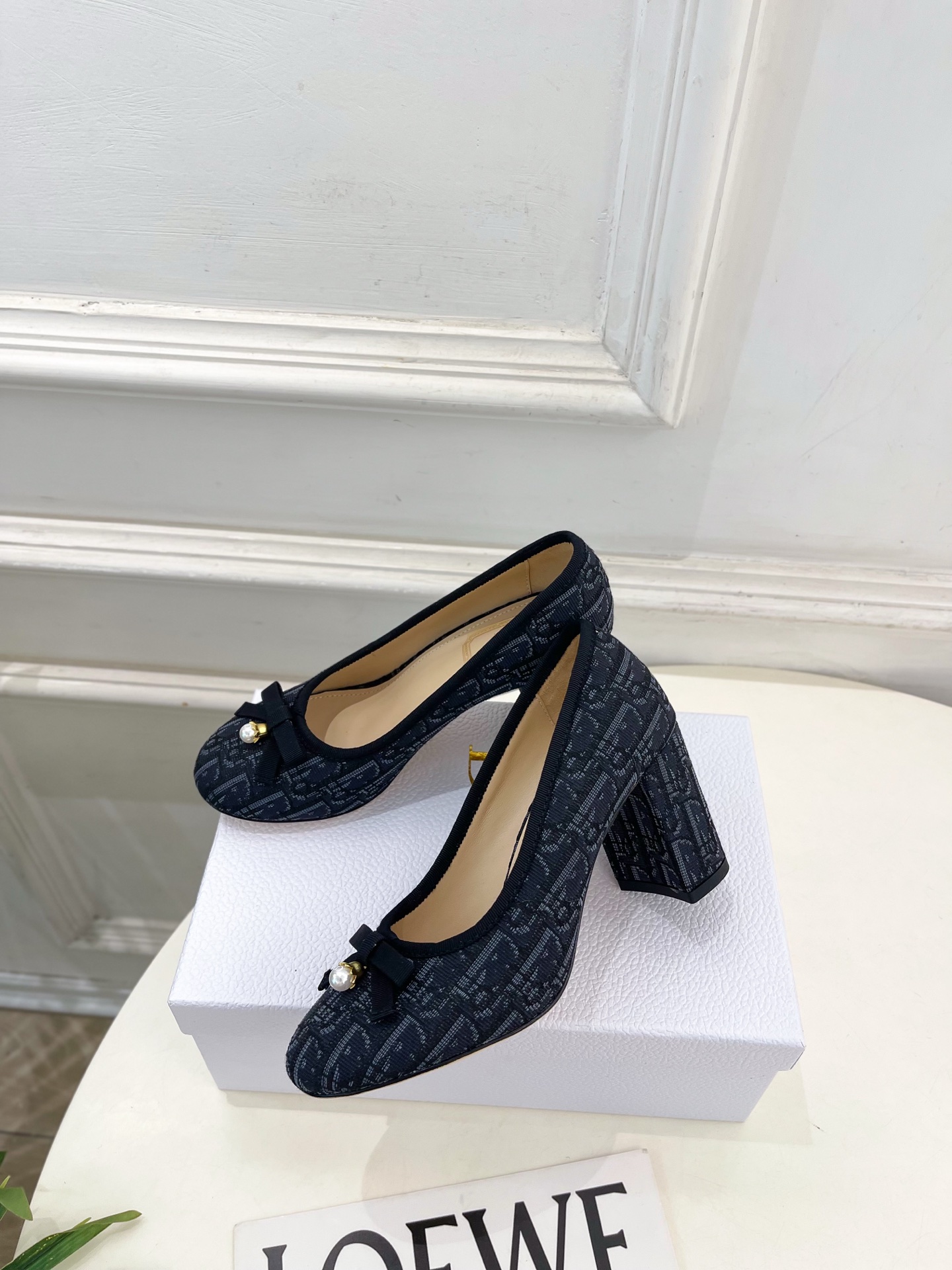 Dior |  迪奥  26𝐬𝐬  🧡💚2026秋冬新品 顶级版本⚠️ 专柜主打新款 J'Adio蝴蝶结珍珠高跟单鞋 硬