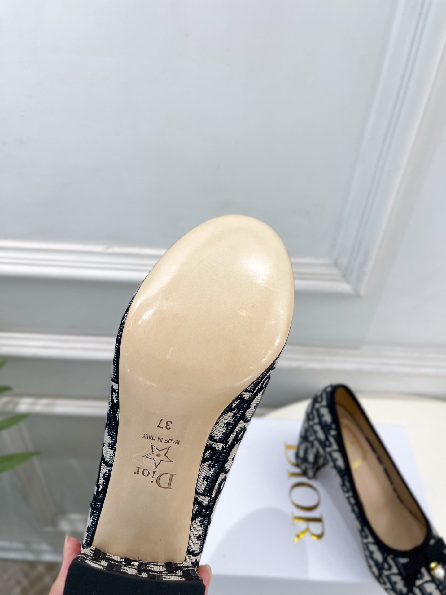 Dior | 迪奥 26𝐬𝐬 🧡💚2026秋冬新品 顶级版本⚠️ 专柜主打新款 J'Adio蝴蝶结珍珠高跟单鞋 硬 Dior | 迪奥 26𝐬𝐬 🧡💚2026秋冬新品 顶级版本⚠️ 专柜主打新款 J'Adio蝴蝶结珍珠高跟单鞋 硬