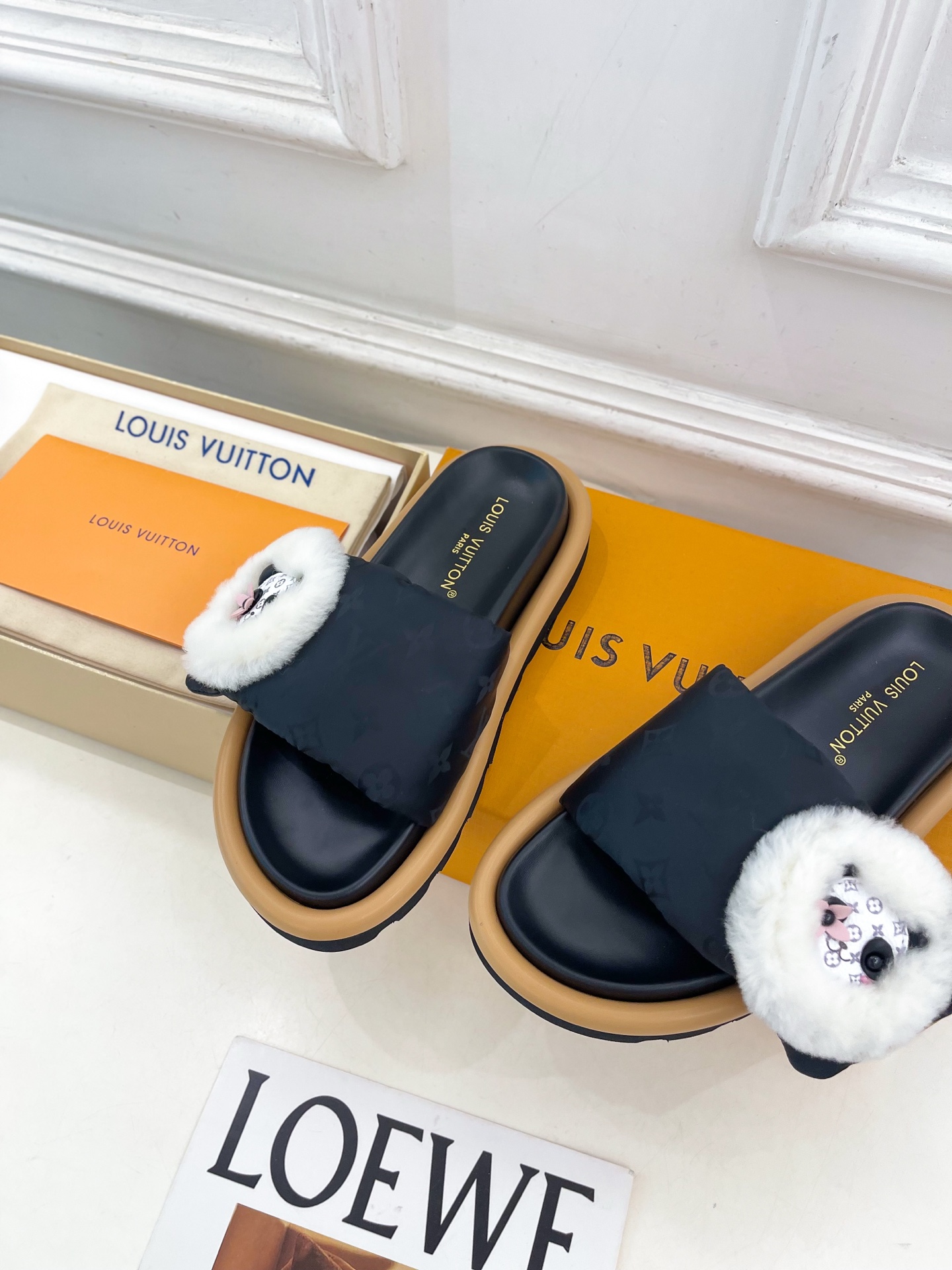 LV  | 路易威登   26𝐬𝐬  🧡💚2026新品   顶级版本⚠️ 专柜主打最新款LV 老花限定熊猫魔术贴羽绒拖鞋