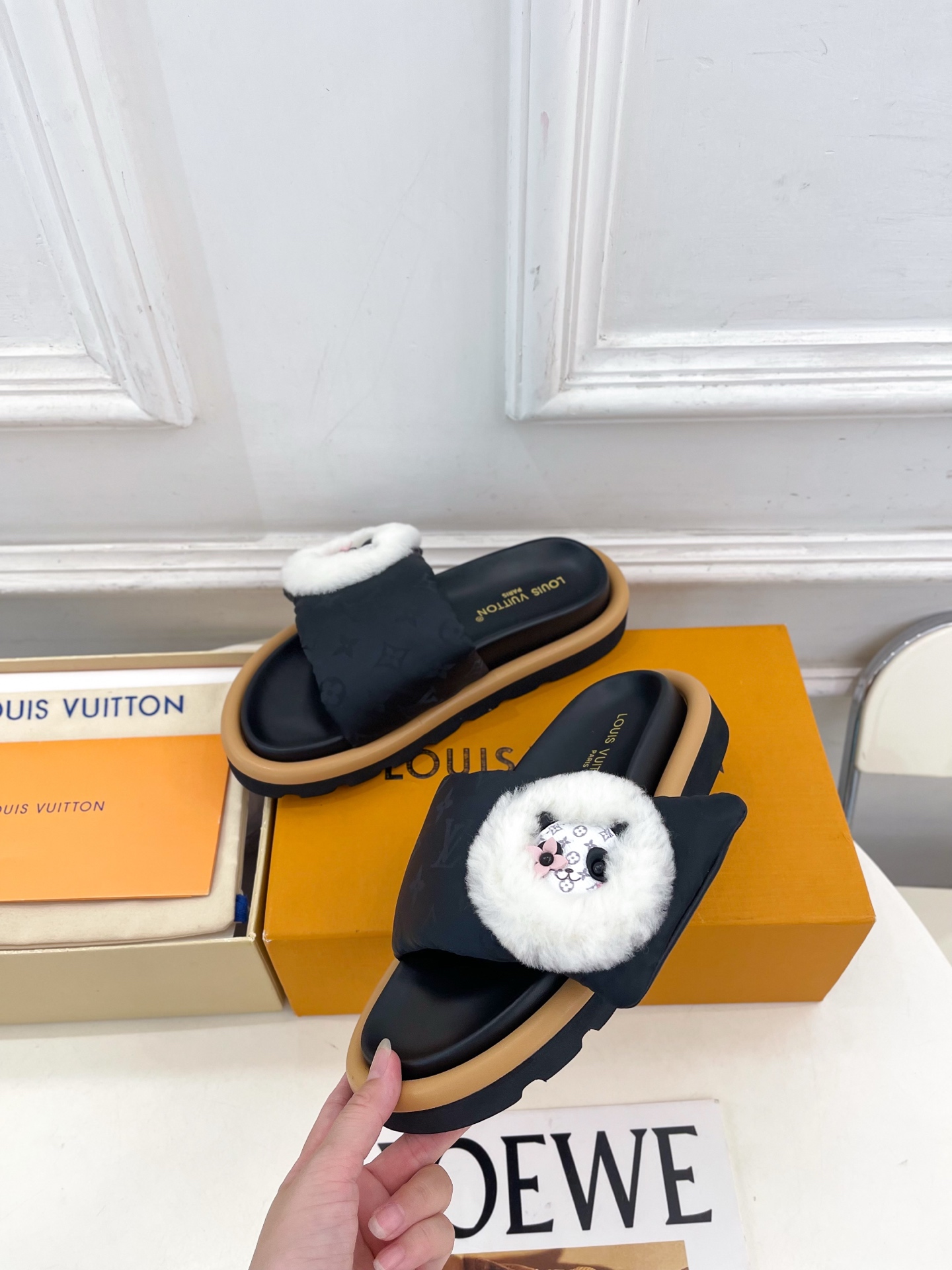LV  | 路易威登   26𝐬𝐬  🧡💚2026新品   顶级版本⚠️ 专柜主打最新款LV 老花限定熊猫魔术贴羽绒拖鞋