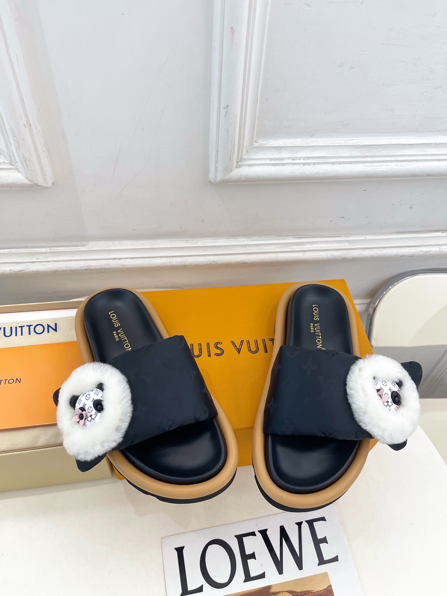 LV  | 路易威登   26𝐬𝐬  🧡💚2026新品   顶级版本⚠️ 专柜主打最新款LV 老花限定熊猫魔术贴羽绒拖鞋