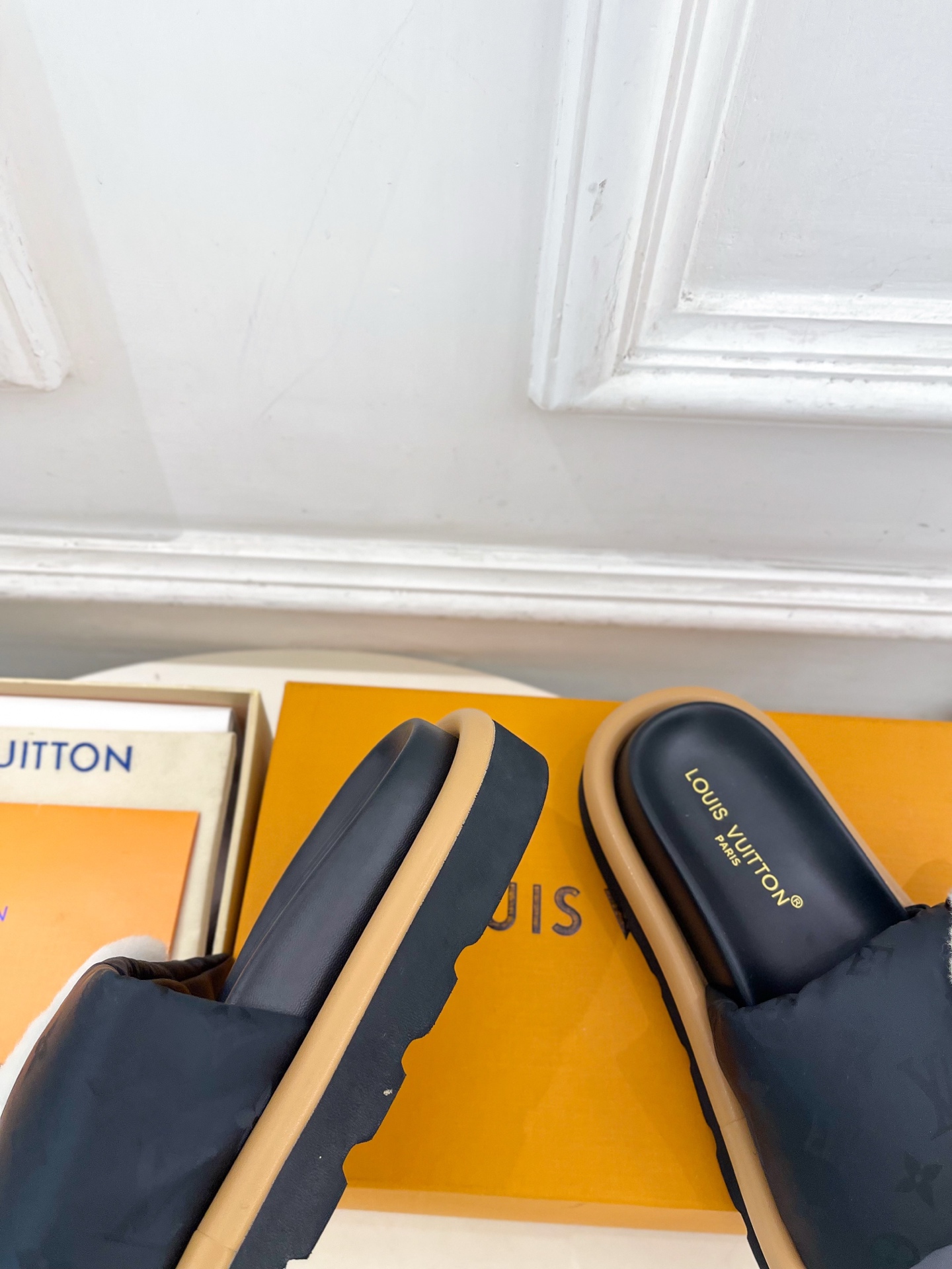 LV  | 路易威登   26𝐬𝐬  🧡💚2026新品   顶级版本⚠️ 专柜主打最新款LV 老花限定熊猫魔术贴羽绒拖鞋