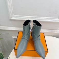 🐎𝐇𝐄𝐑𝐌𝐄* 爱玛仕 26𝐬𝐬 🌈专柜新款 2026秋冬新品 经典Kelly扣尖头侧拉链猫跟及踝靴 系列〰 ◽鞋面: 🐎𝐇𝐄𝐑𝐌𝐄* 爱玛仕 26𝐬𝐬 🌈专柜新款 2026秋冬新品 经典Kelly扣尖头侧拉链猫跟及踝靴 系列〰 ◽鞋面: