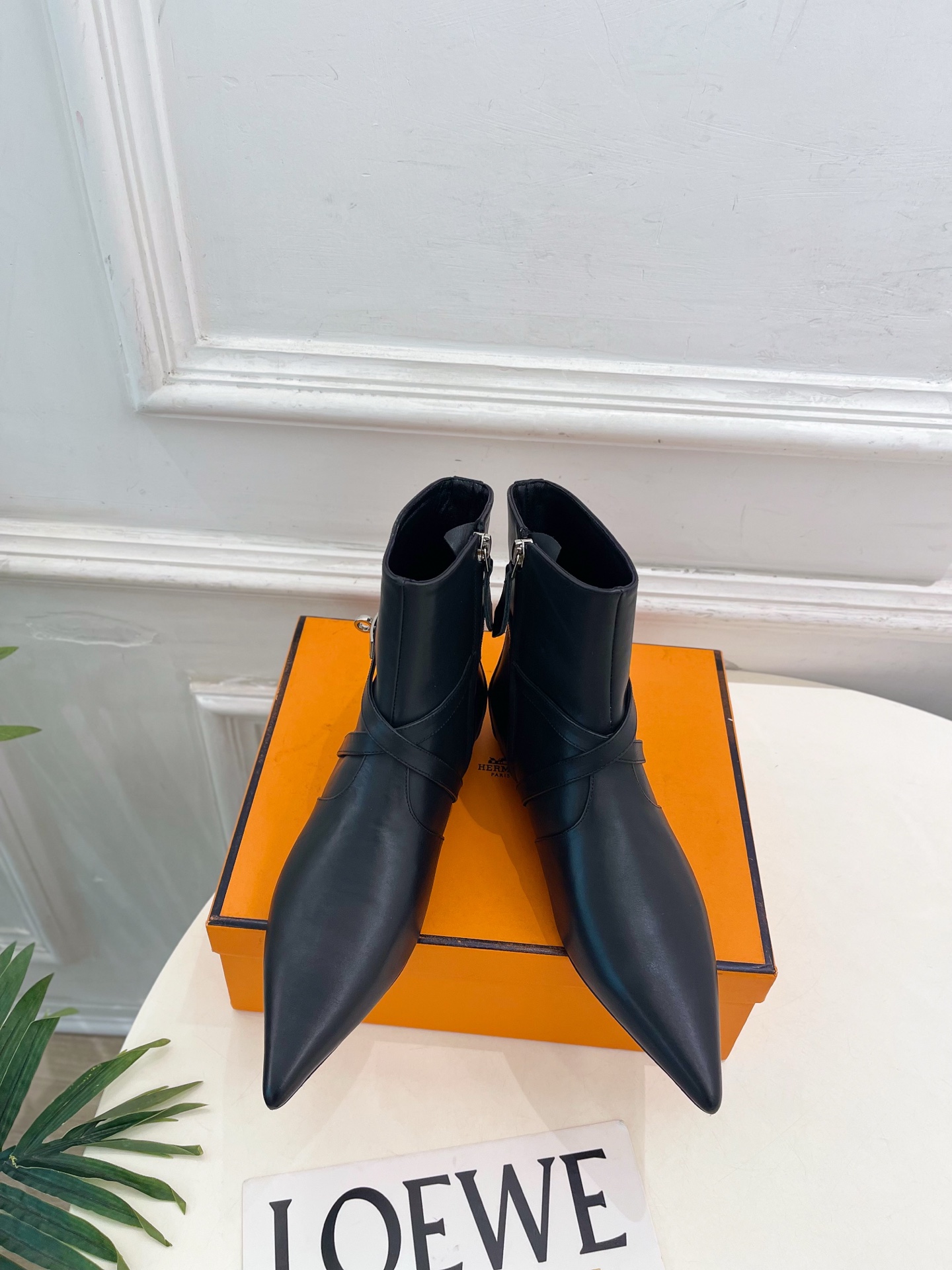 🐎𝐇𝐄𝐑𝐌𝐄* 爱玛仕 26𝐬𝐬 🌈专柜新款 2026秋冬新品 经典Kelly扣尖头侧拉链猫跟及踝靴 系列〰 ◽鞋面: 🐎𝐇𝐄𝐑𝐌𝐄* 爱玛仕 26𝐬𝐬 🌈专柜新款 2026秋冬新品 经典Kelly扣尖头侧拉链猫跟及踝靴 系列〰 ◽鞋面:
