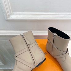 🐎𝐇𝐄𝐑𝐌𝐄* 爱玛仕 26𝐬𝐬 🌈专柜新款 2026秋冬新品 经典Kelly扣尖头侧拉链猫跟及踝靴 系列〰 ◽鞋面: 🐎𝐇𝐄𝐑𝐌𝐄* 爱玛仕 26𝐬𝐬 🌈专柜新款 2026秋冬新品 经典Kelly扣尖头侧拉链猫跟及踝靴 系列〰 ◽鞋面: