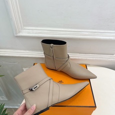 🐎𝐇𝐄𝐑𝐌𝐄* 爱玛仕 26𝐬𝐬 🌈专柜新款 2026秋冬新品 经典Kelly扣尖头侧拉链猫跟及踝靴 系列〰 ◽鞋面: 🐎𝐇𝐄𝐑𝐌𝐄* 爱玛仕 26𝐬𝐬 🌈专柜新款 2026秋冬新品 经典Kelly扣尖头侧拉链猫跟及踝靴 系列〰 ◽鞋面: