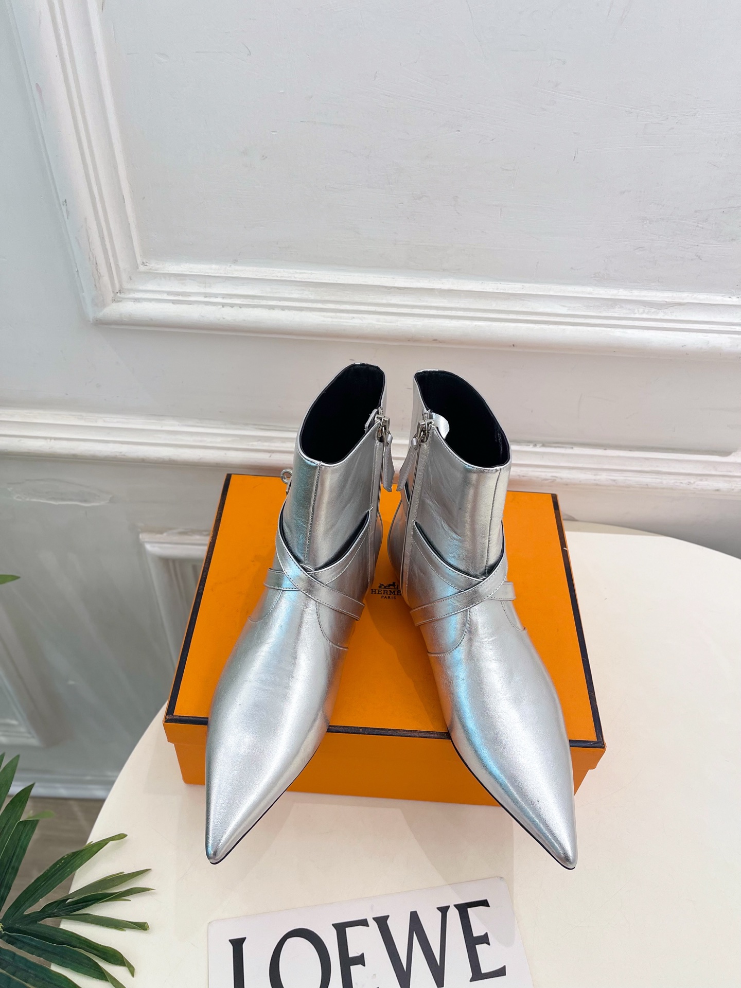 🐎𝐇𝐄𝐑𝐌𝐄* 爱玛仕 26𝐬𝐬 🌈专柜新款 2026秋冬新品 经典Kelly扣尖头侧拉链猫跟及踝靴 系列〰 ◽鞋面: 🐎𝐇𝐄𝐑𝐌𝐄* 爱玛仕 26𝐬𝐬 🌈专柜新款 2026秋冬新品 经典Kelly扣尖头侧拉链猫跟及踝靴 系列〰 ◽鞋面: