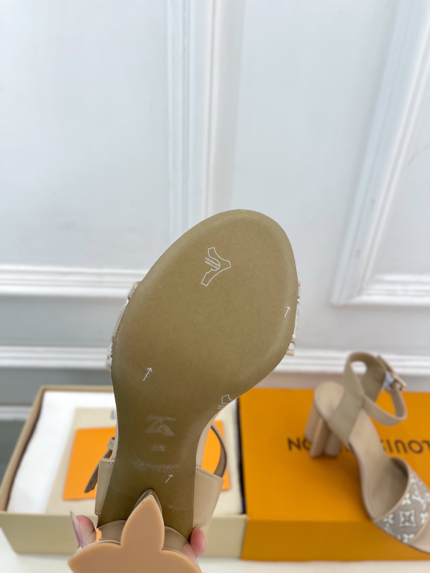 LV | 路易威登 26𝐬𝐬 🧡💚2026新品 顶级版本⚠️原版一致 专柜主打最新款 LV经典♣️梅花跟一字带 LV | 路易威登 26𝐬𝐬 🧡💚2026新品 顶级版本⚠️原版一致 专柜主打最新款 LV经典♣️梅花跟一字带