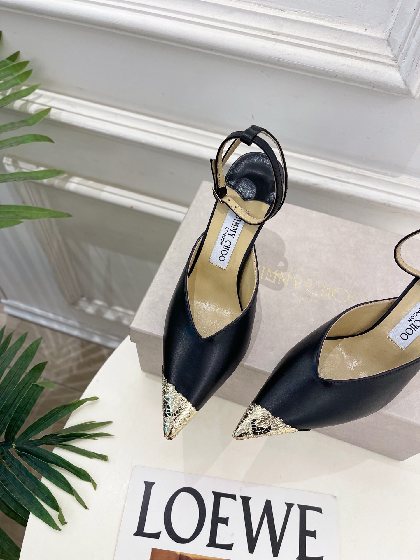 JimmyChoo 吉米周 26𝐬𝐬 ———      ✨ 2026新品 专柜最新JC金属头尖头高跟凉鞋  BS名媛气质