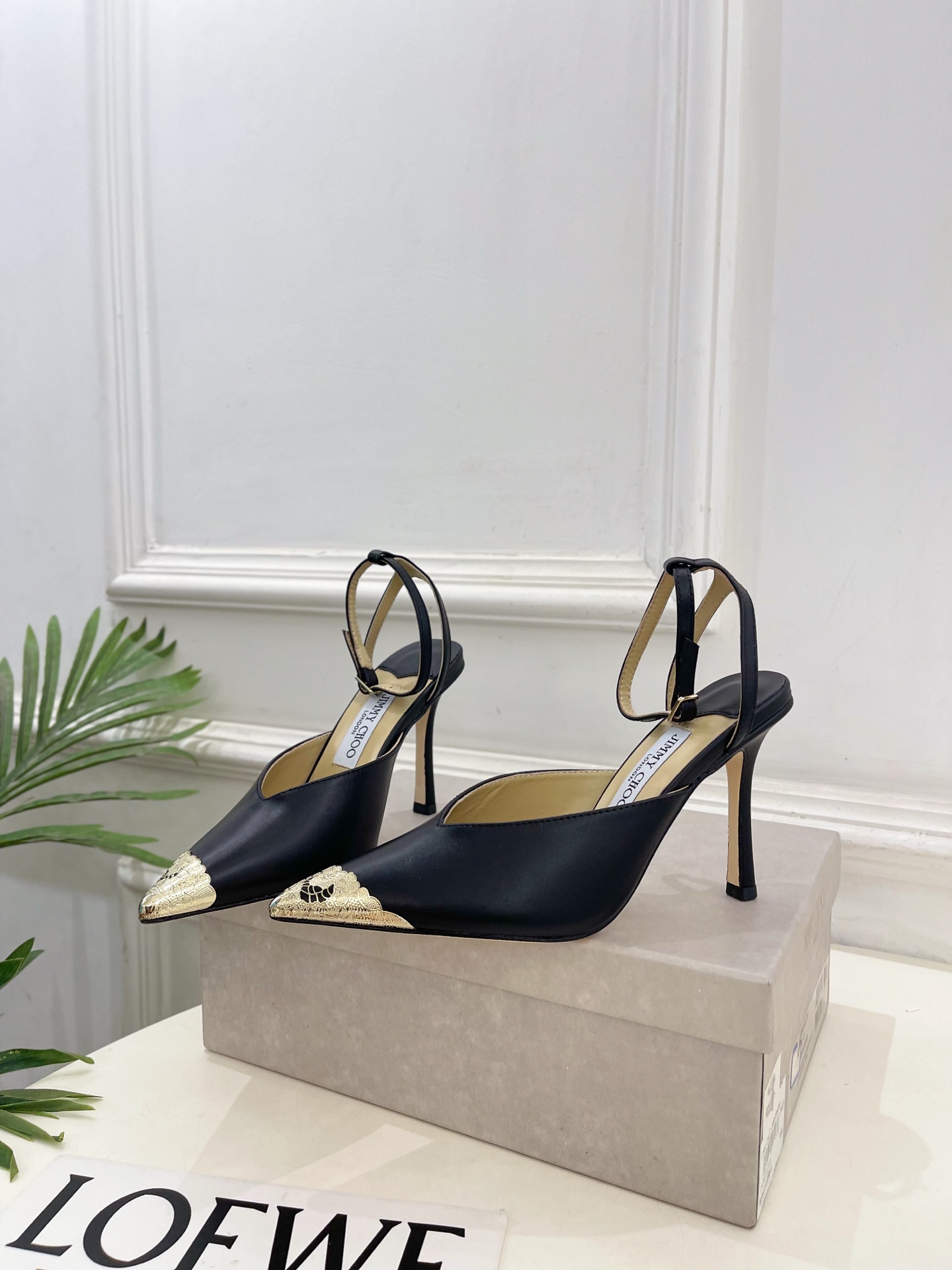 JimmyChoo 吉米周 26𝐬𝐬 ———      ✨ 2026新品 专柜最新JC金属头尖头高跟凉鞋  BS名媛气质