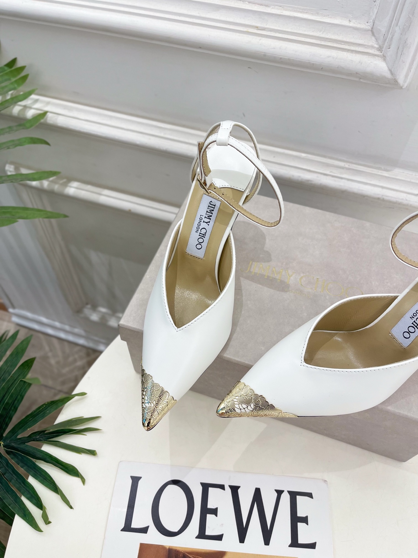 JimmyChoo 吉米周 26𝐬𝐬 ———      ✨ 2026新品 专柜最新JC金属头尖头高跟凉鞋  BS名媛气质