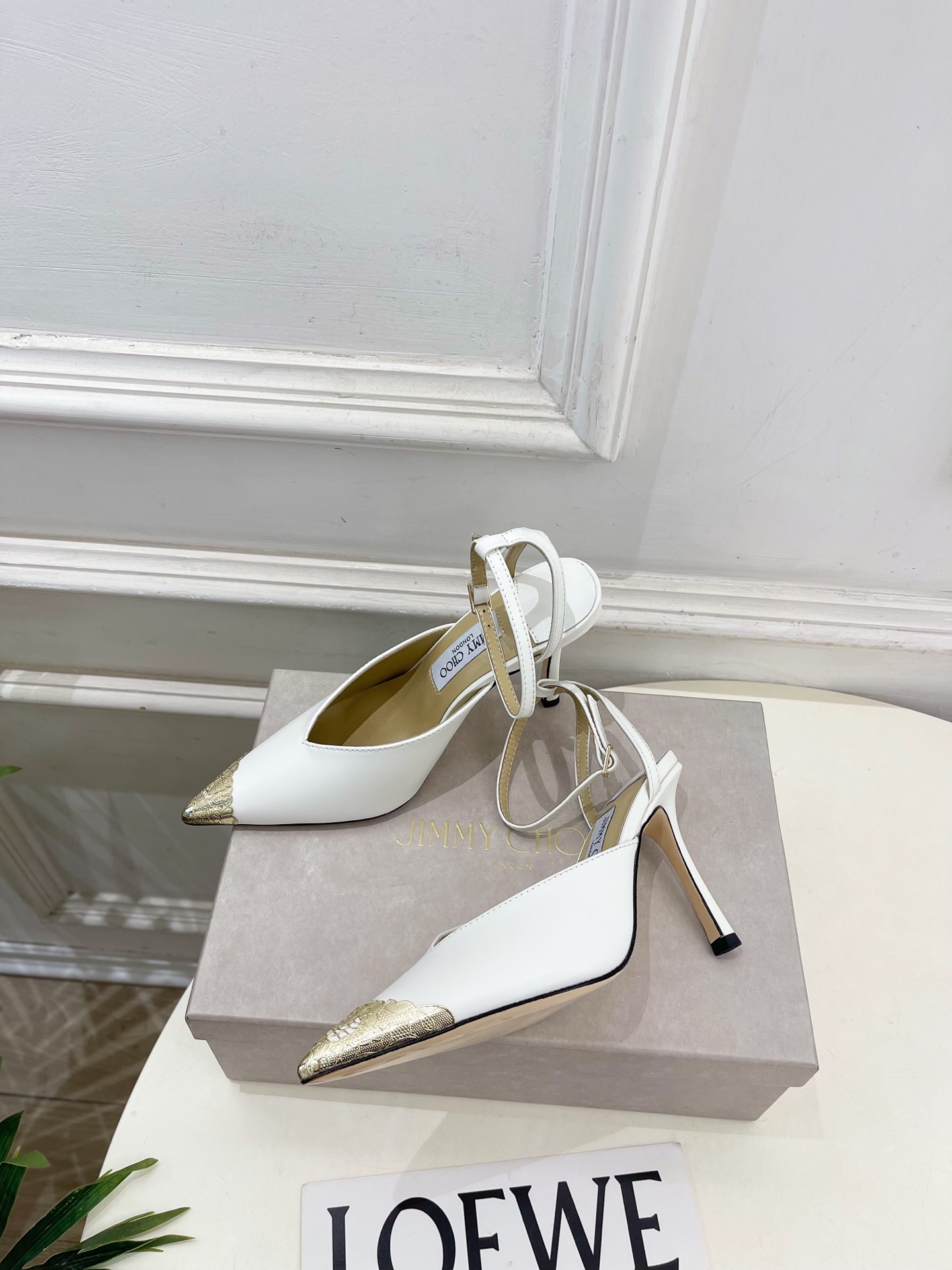 JimmyChoo 吉米周 26𝐬𝐬 ———      ✨ 2026新品 专柜最新JC金属头尖头高跟凉鞋  BS名媛气质