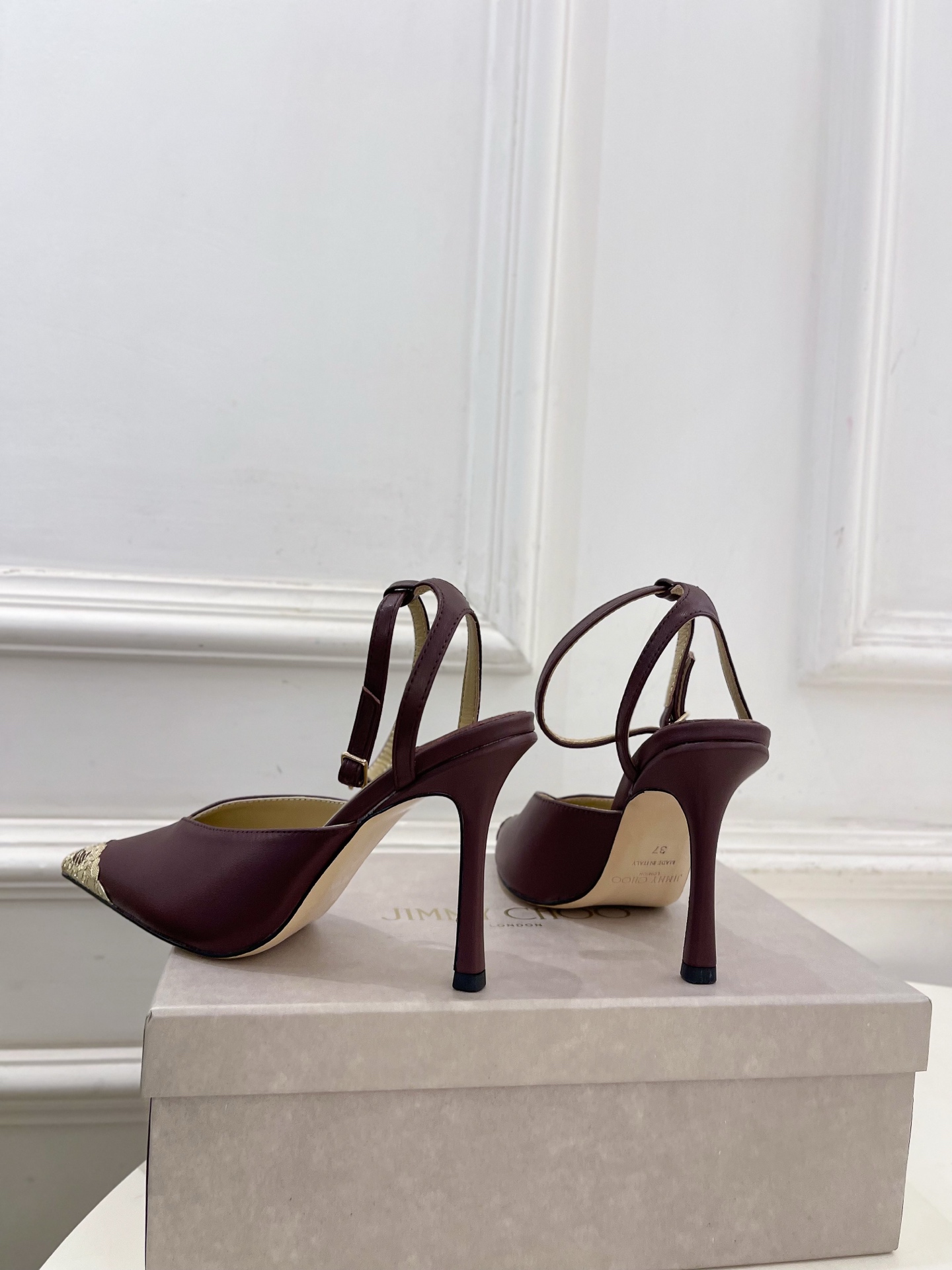 JimmyChoo 吉米周 26𝐬𝐬 ———      ✨ 2026新品 专柜最新JC金属头尖头高跟凉鞋  BS名媛气质