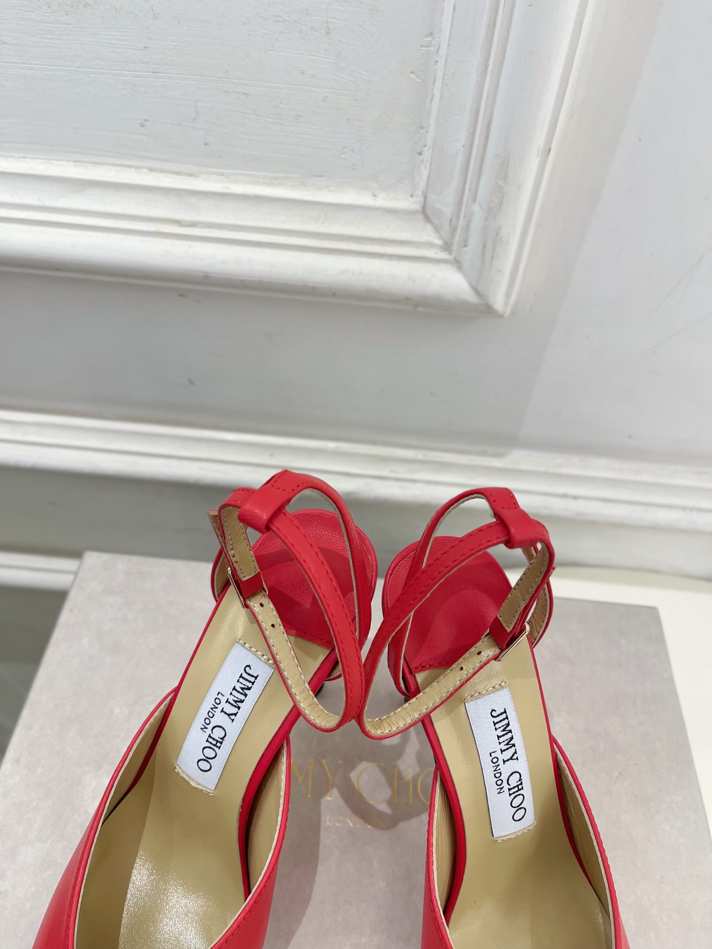JimmyChoo 吉米周 26𝐬𝐬 ———      ✨ 2026新品 专柜最新JC金属头尖头高跟凉鞋  BS名媛气质