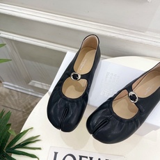 Maison Margiela· 马吉拉26𝐬𝐬 2026秋冬新品 MM6分趾玛丽珍芭蕾平底鞋———————— MM6 Maison Margiela· 马吉拉26𝐬𝐬 2026秋冬新品 MM6分趾玛丽珍芭蕾平底鞋———————— MM6