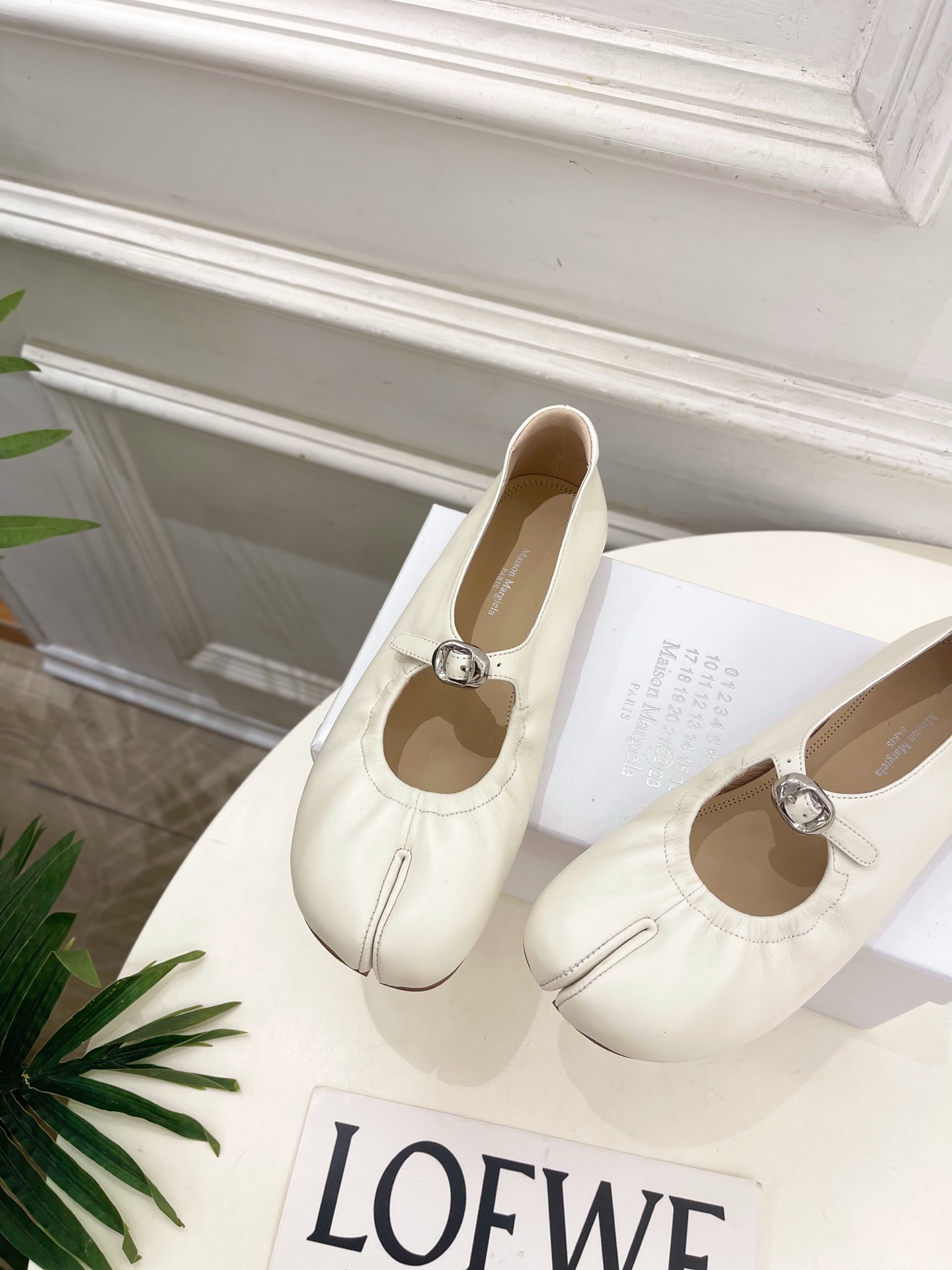 Maison Margiela· 马吉拉26𝐬𝐬  2026秋冬新品 MM6分趾玛丽珍芭蕾平底鞋———————— MM6