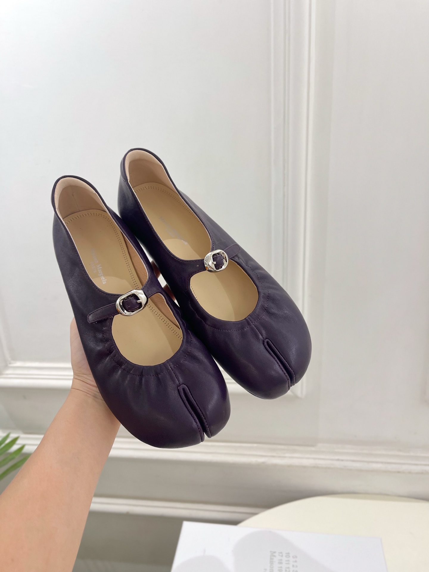 Maison Margiela· 马吉拉26𝐬𝐬 2026秋冬新品 MM6分趾玛丽珍芭蕾平底鞋———————— MM6 Maison Margiela· 马吉拉26𝐬𝐬 2026秋冬新品 MM6分趾玛丽珍芭蕾平底鞋———————— MM6