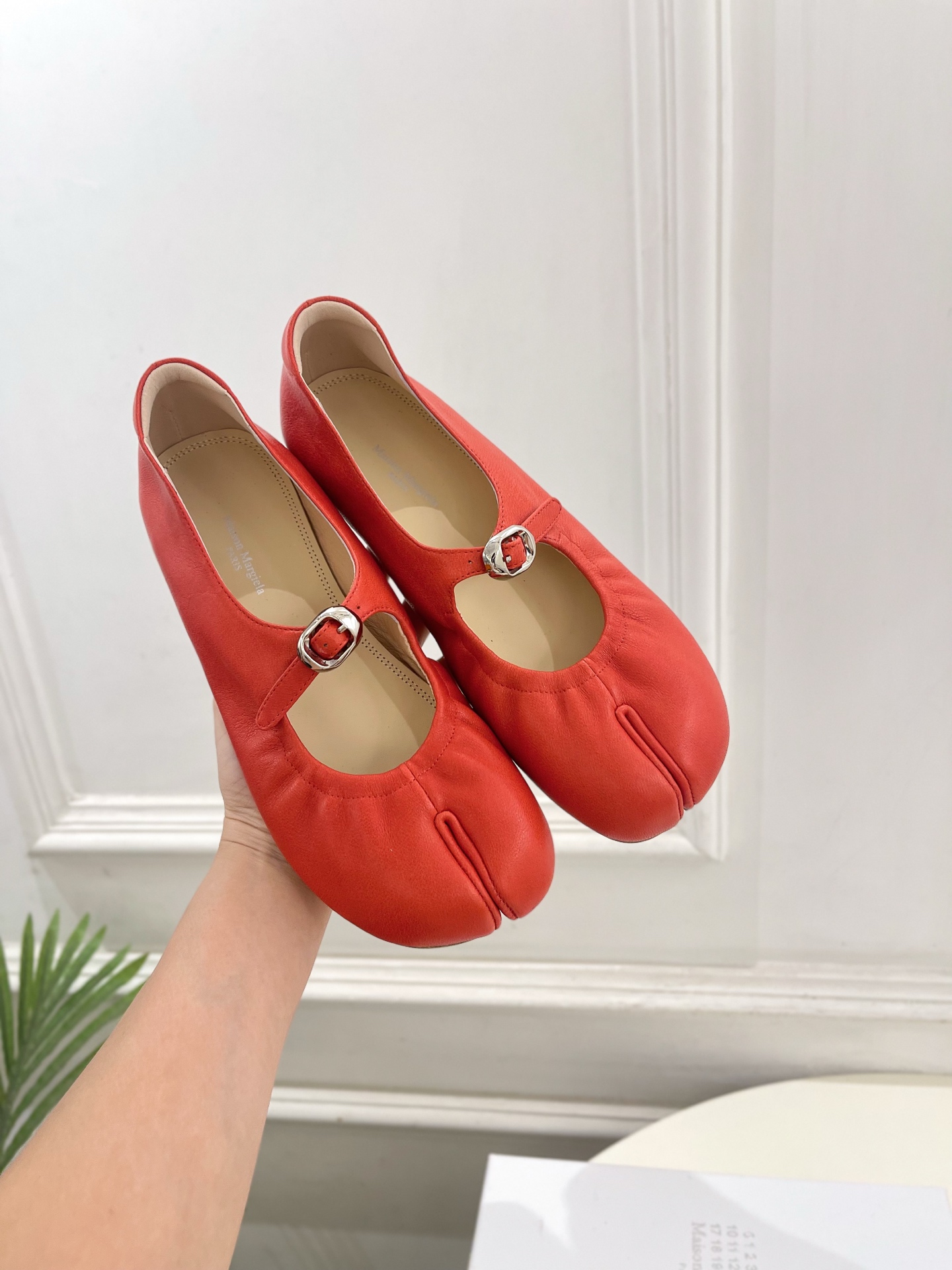 Maison Margiela· 马吉拉26𝐬𝐬 2026秋冬新品 MM6分趾玛丽珍芭蕾平底鞋———————— MM6 Maison Margiela· 马吉拉26𝐬𝐬 2026秋冬新品 MM6分趾玛丽珍芭蕾平底鞋———————— MM6