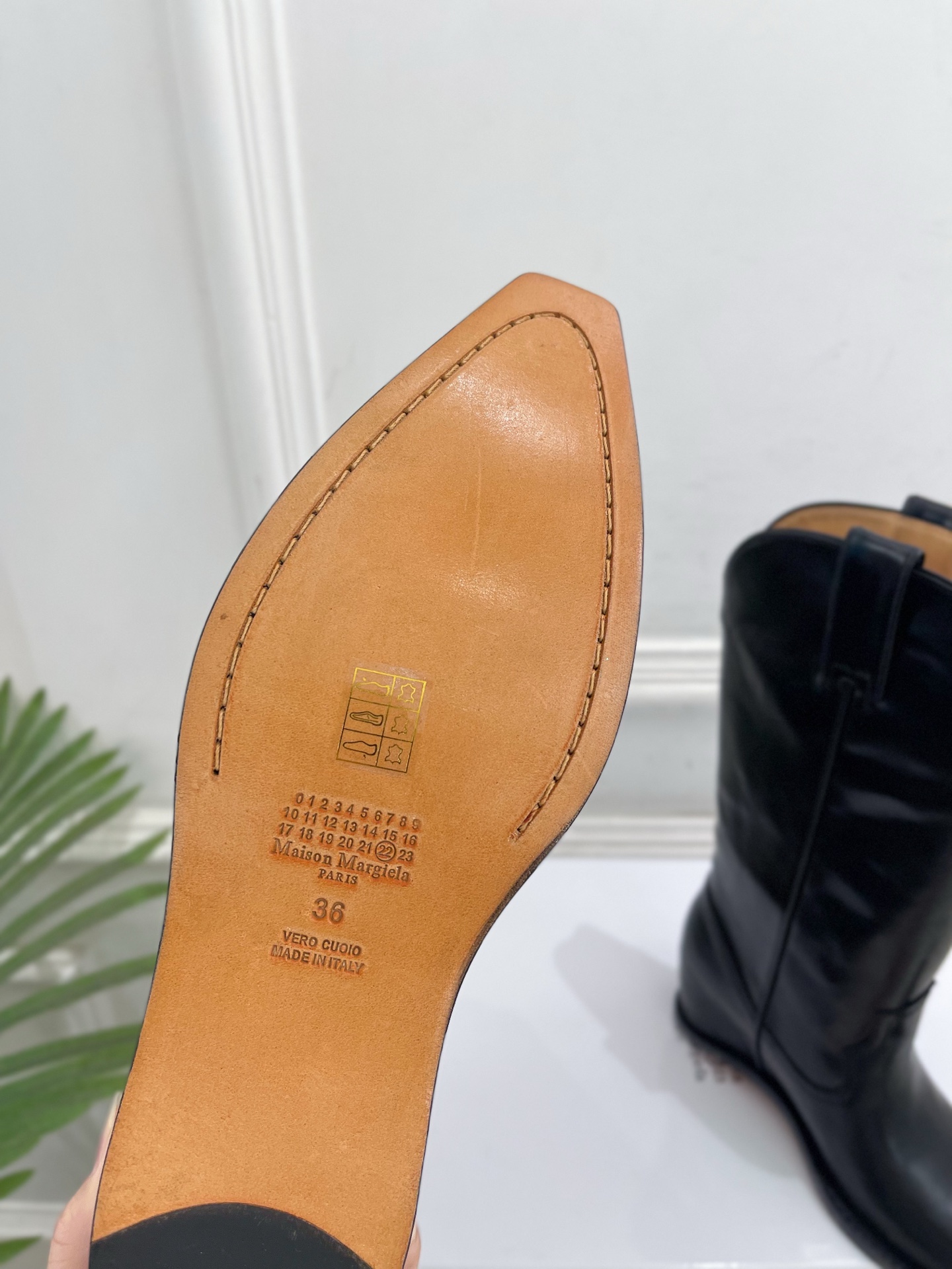 Maison Margiela· 马吉拉26𝐬𝐬  2026秋冬新品 MM6复古分趾内增高西部牛仔靴———————— M