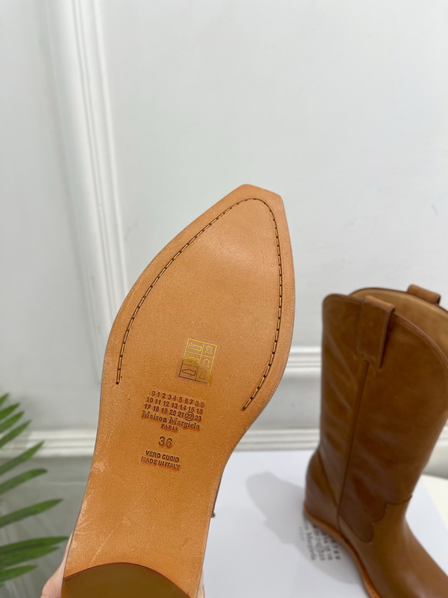 Maison Margiela· 马吉拉26𝐬𝐬  2026秋冬新品 MM6复古分趾内增高西部牛仔靴———————— M