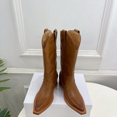 Maison Margiela· 马吉拉26𝐬𝐬 2026秋冬新品 MM6复古分趾内增高西部牛仔靴———————— M Maison Margiela· 马吉拉26𝐬𝐬 2026秋冬新品 MM6复古分趾内增高西部牛仔靴———————— M