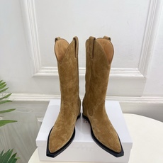 Maison Margiela· 马吉拉26𝐬𝐬 2026秋冬新品 MM6复古分趾内增高西部牛仔靴———————— M Maison Margiela· 马吉拉26𝐬𝐬 2026秋冬新品 MM6复古分趾内增高西部牛仔靴———————— M