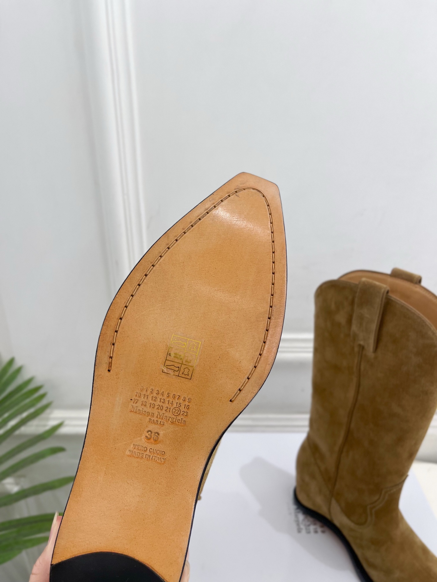 Maison Margiela· 马吉拉26𝐬𝐬  2026秋冬新品 MM6复古分趾内增高西部牛仔靴———————— M