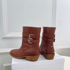 Maison Margiela· 马吉拉26𝐬𝐬 2026秋冬新品 MM6复古皮带扣分趾粗跟短靴———————— MM Maison Margiela· 马吉拉26𝐬𝐬 2026秋冬新品 MM6复古皮带扣分趾粗跟短靴———————— MM